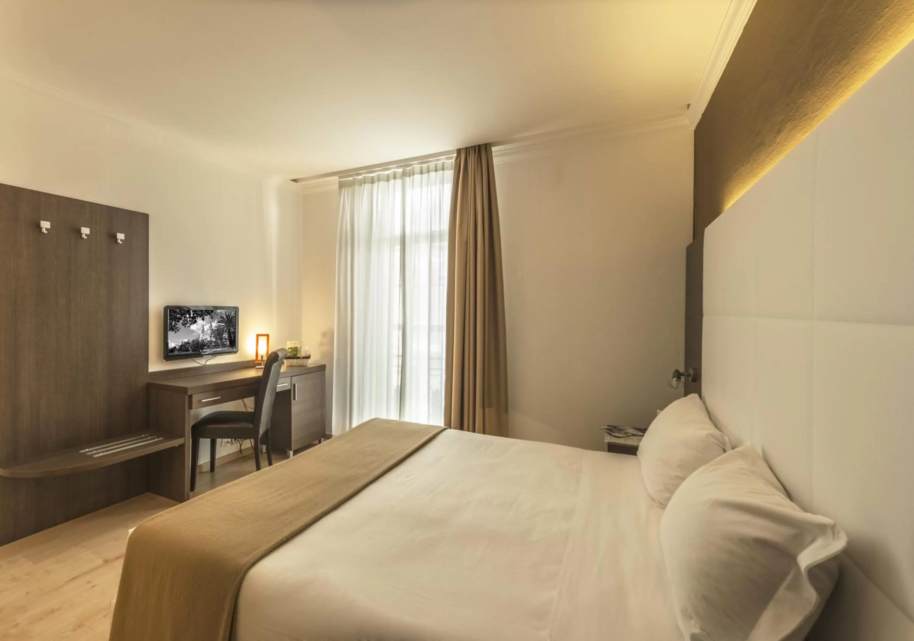 Bedroom, Bed in Ambassador-Monaco