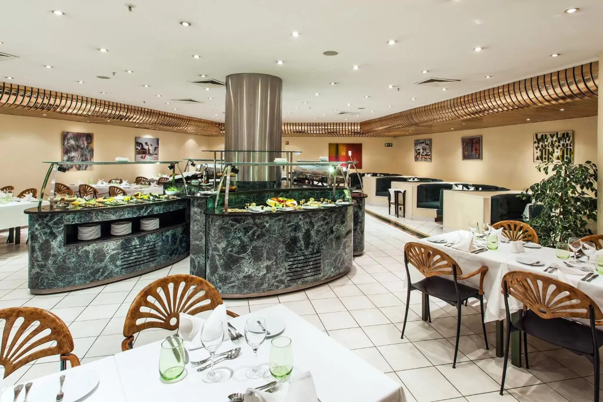 Restaurant/Places to Eat in Holiday Inn Lisbon-Continental, an IHG Hotel