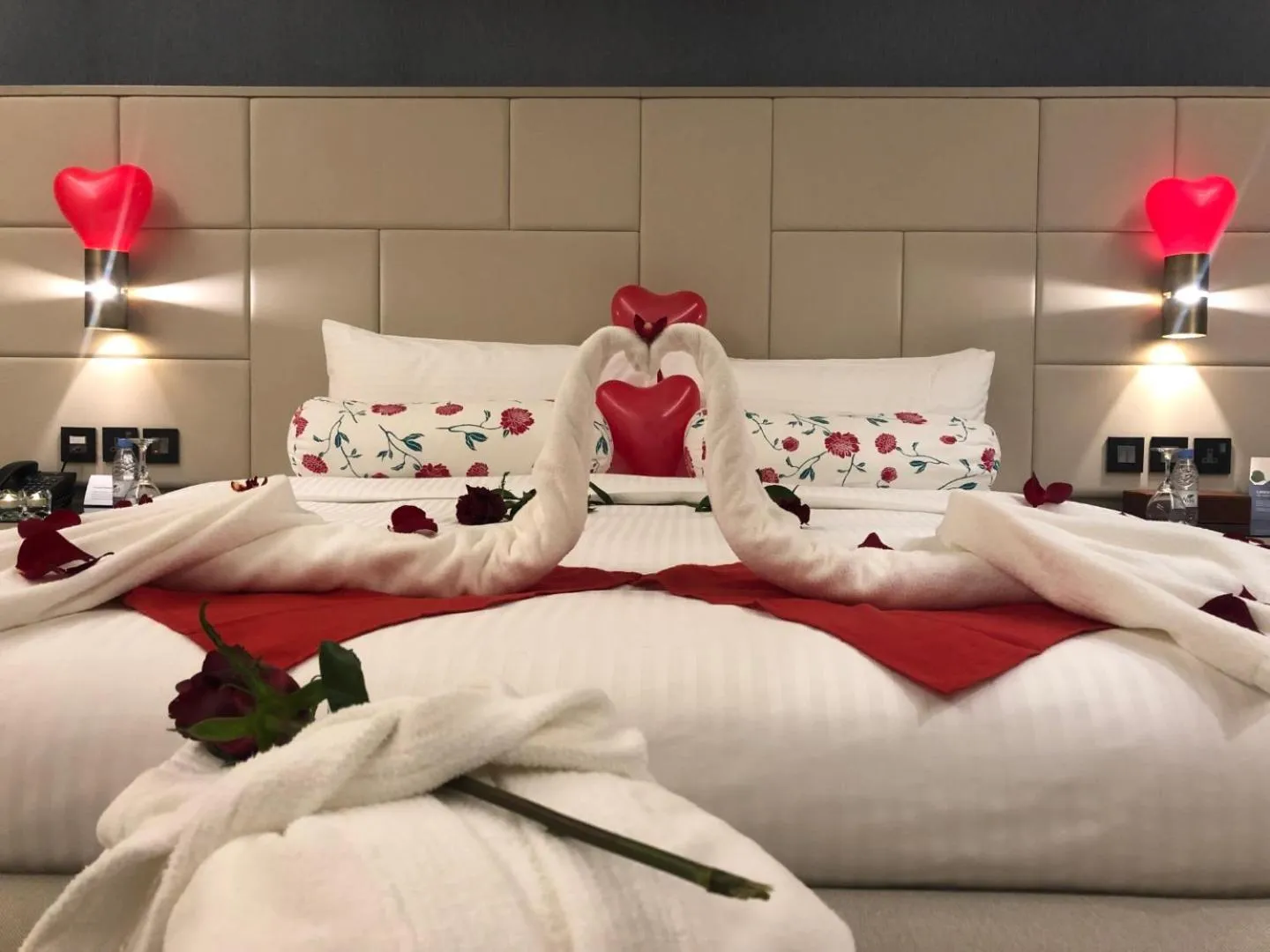 Bedroom, Bed in Cristal Amaken Hotel Riyadh