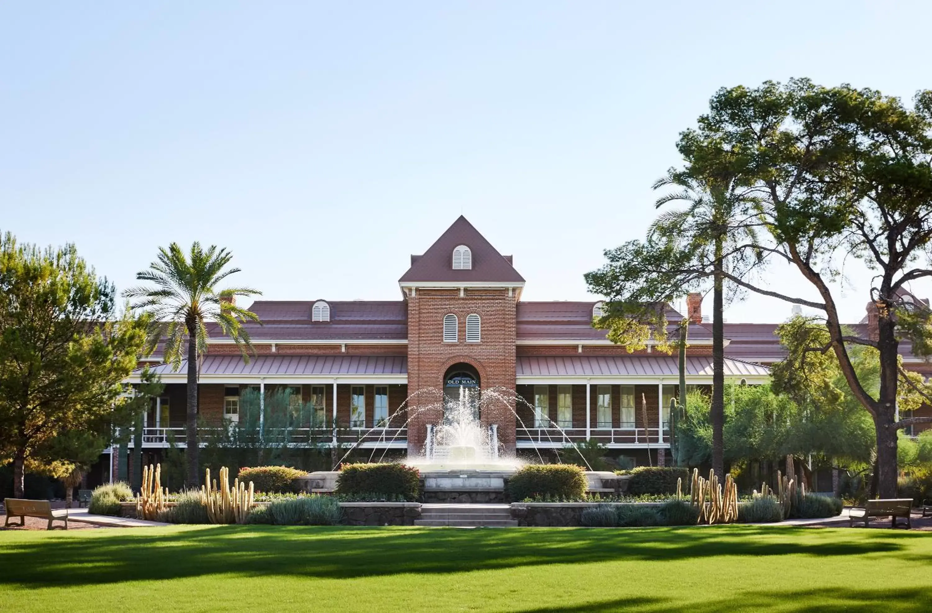 Nearby landmark, Property Building in Graduate Tucson