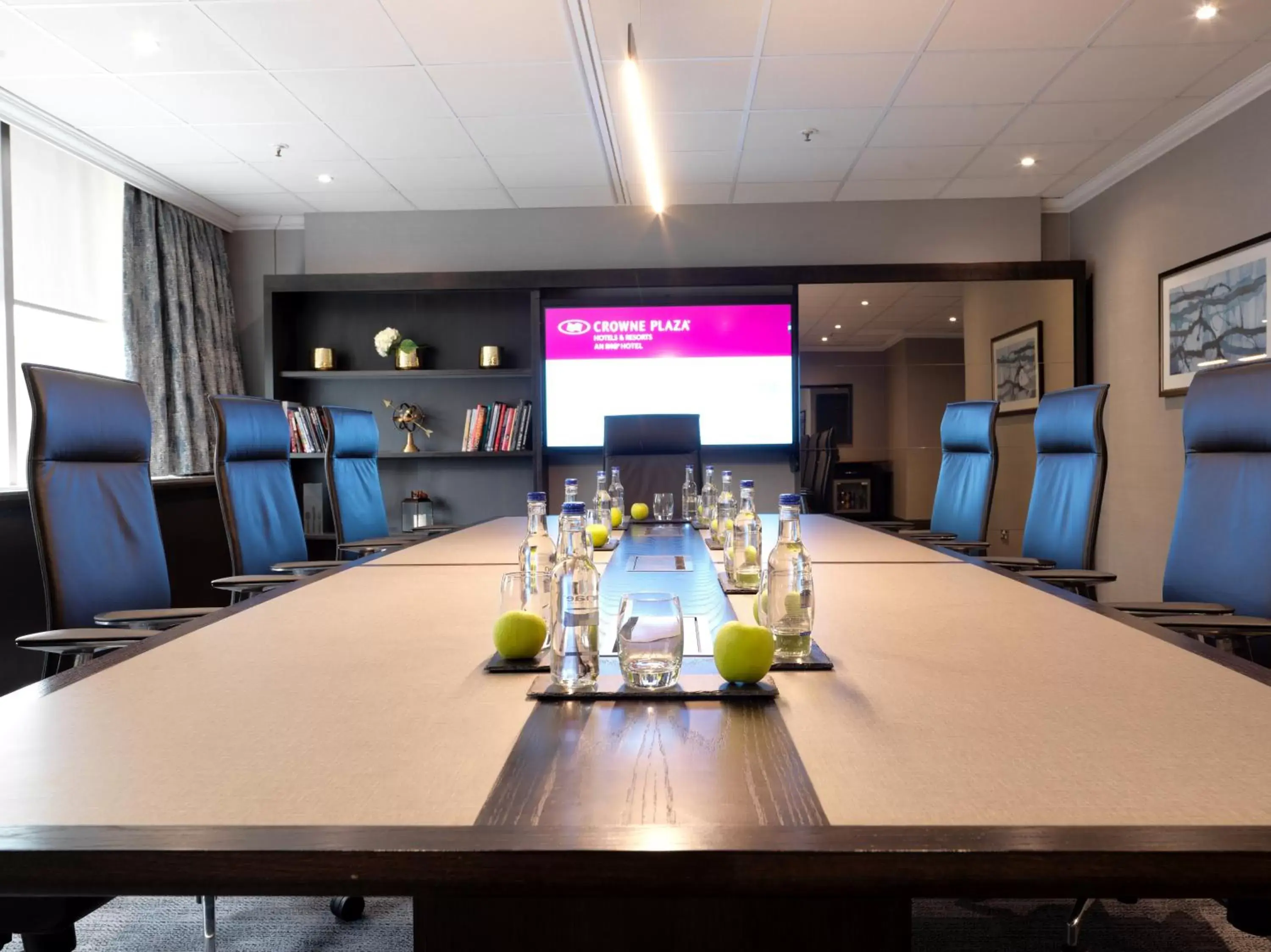 Meeting/conference room in Crowne Plaza Harrogate, an IHG Hotel