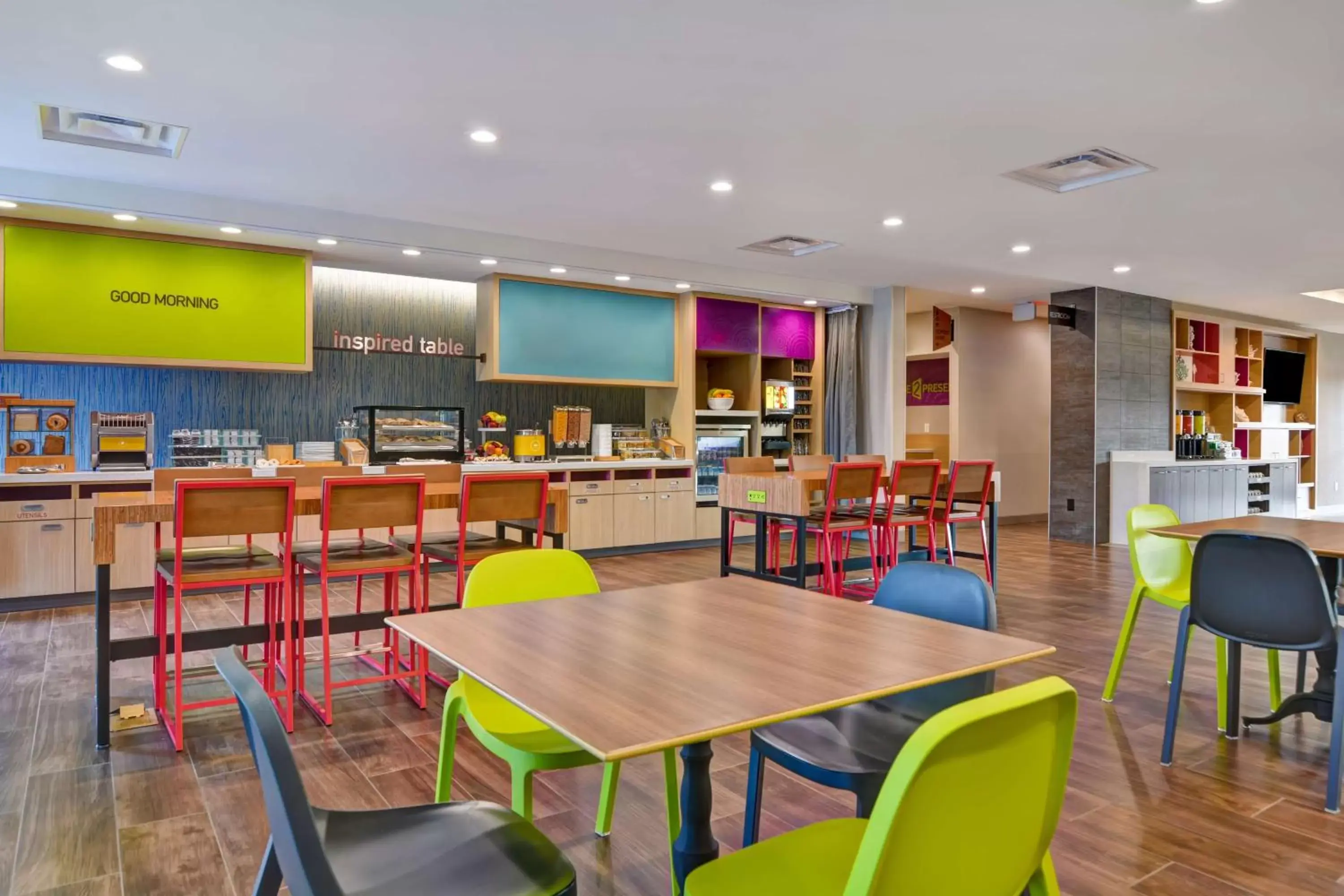 Breakfast, Restaurant/Places to Eat in Home2 Suites by Hilton, Sarasota I-75 Bee Ridge, Fl