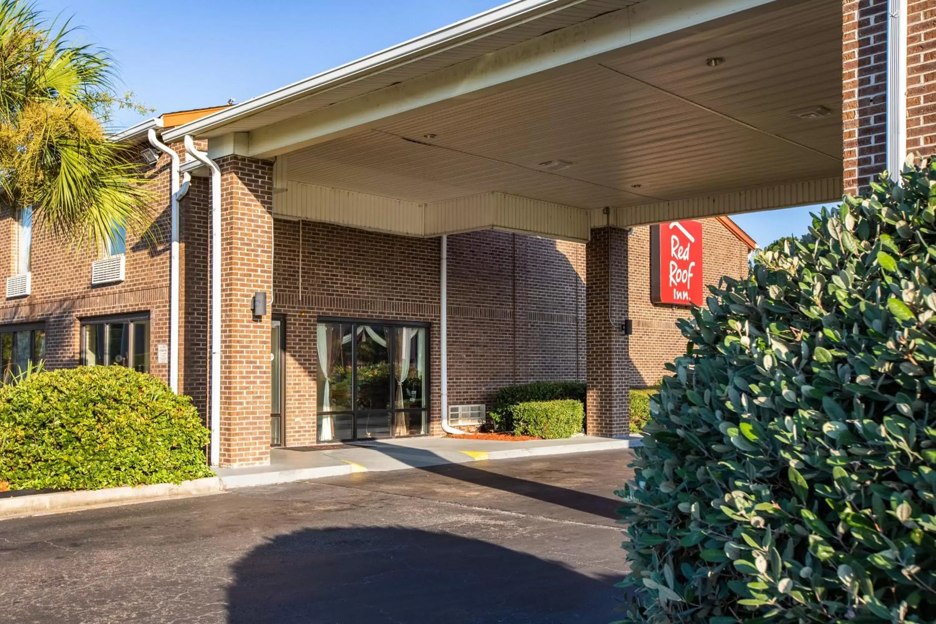 Property building in Red Roof Inn Hardeeville