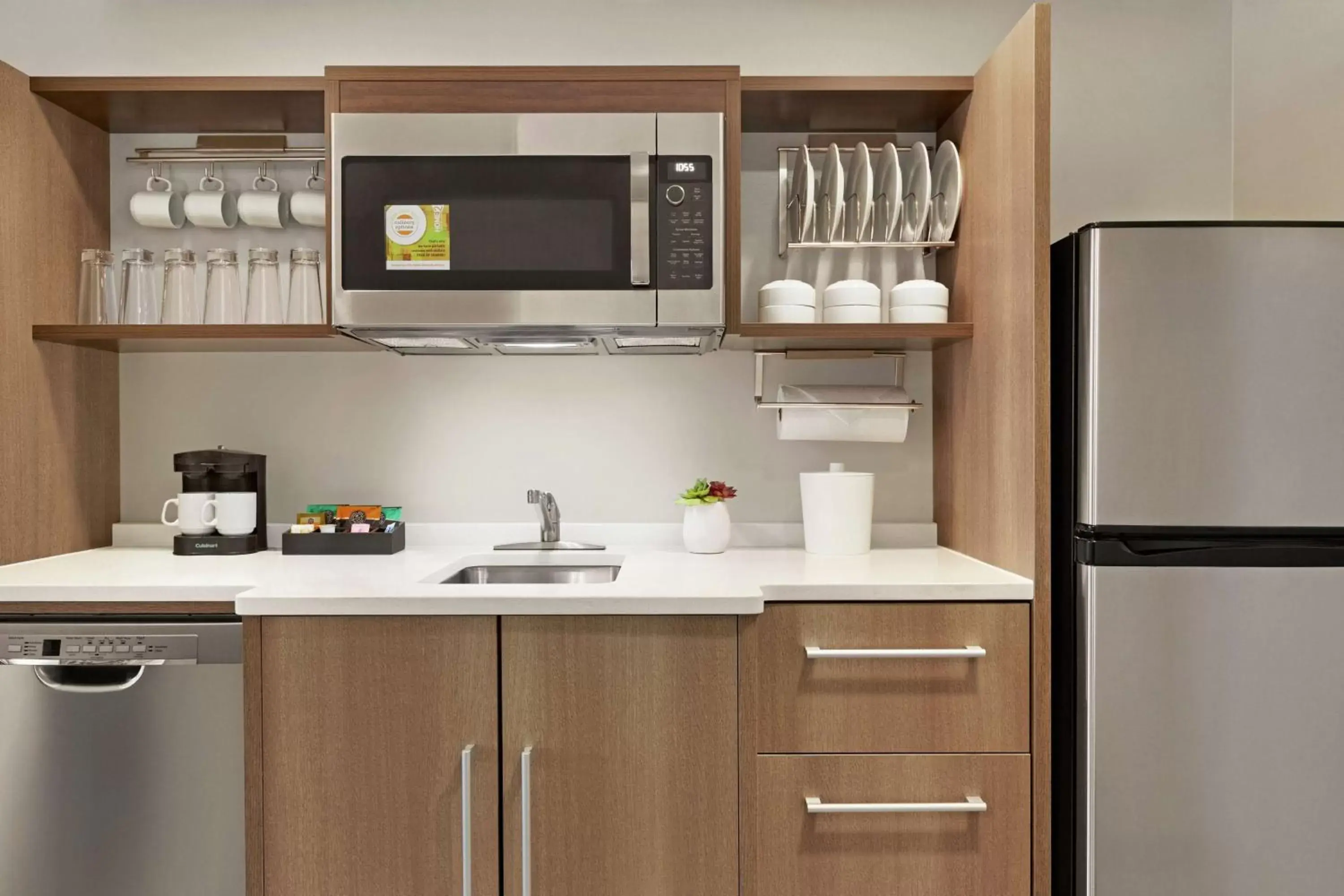 Kitchen or kitchenette, Kitchen/Kitchenette in Home2 Suites By Hilton Scottsdale Salt River