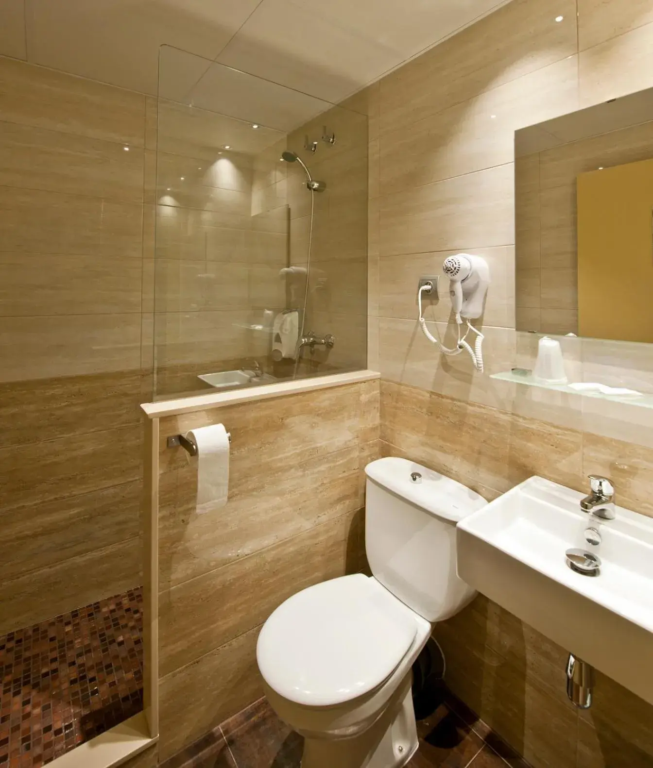 Bathroom in Hostal Barcelona