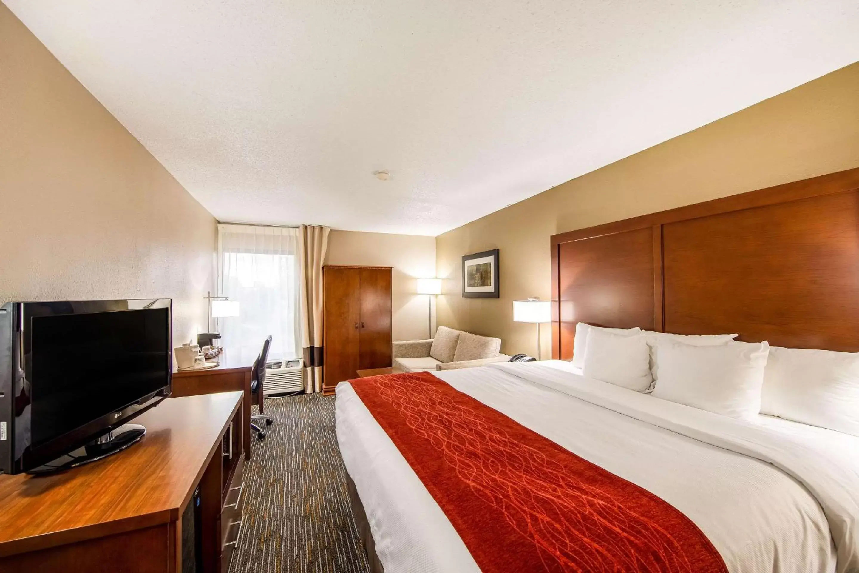 Photo of the whole room, Bed in Comfort Inn Greenville - Haywood Mall