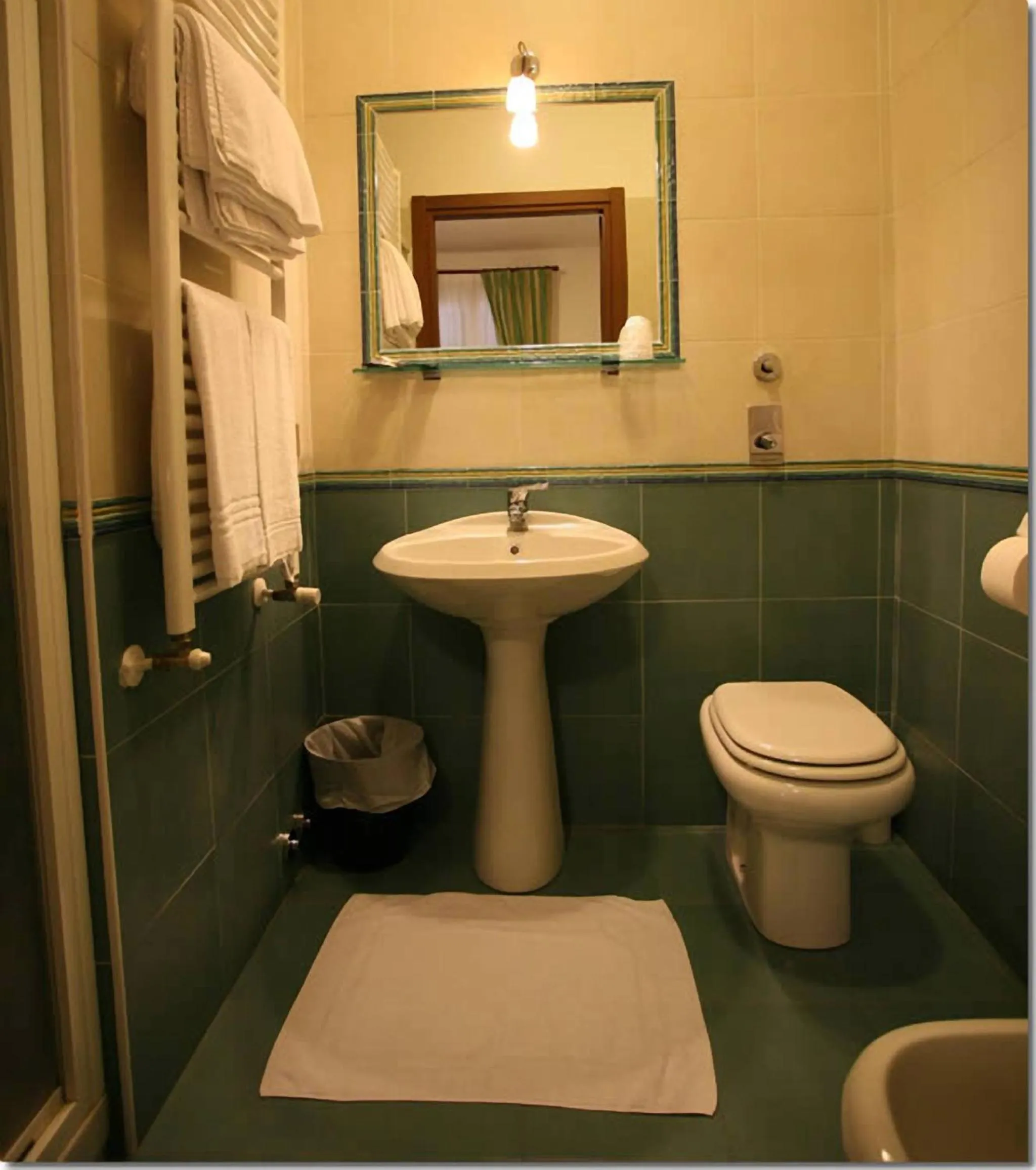 Bathroom in Hotel Paradiso