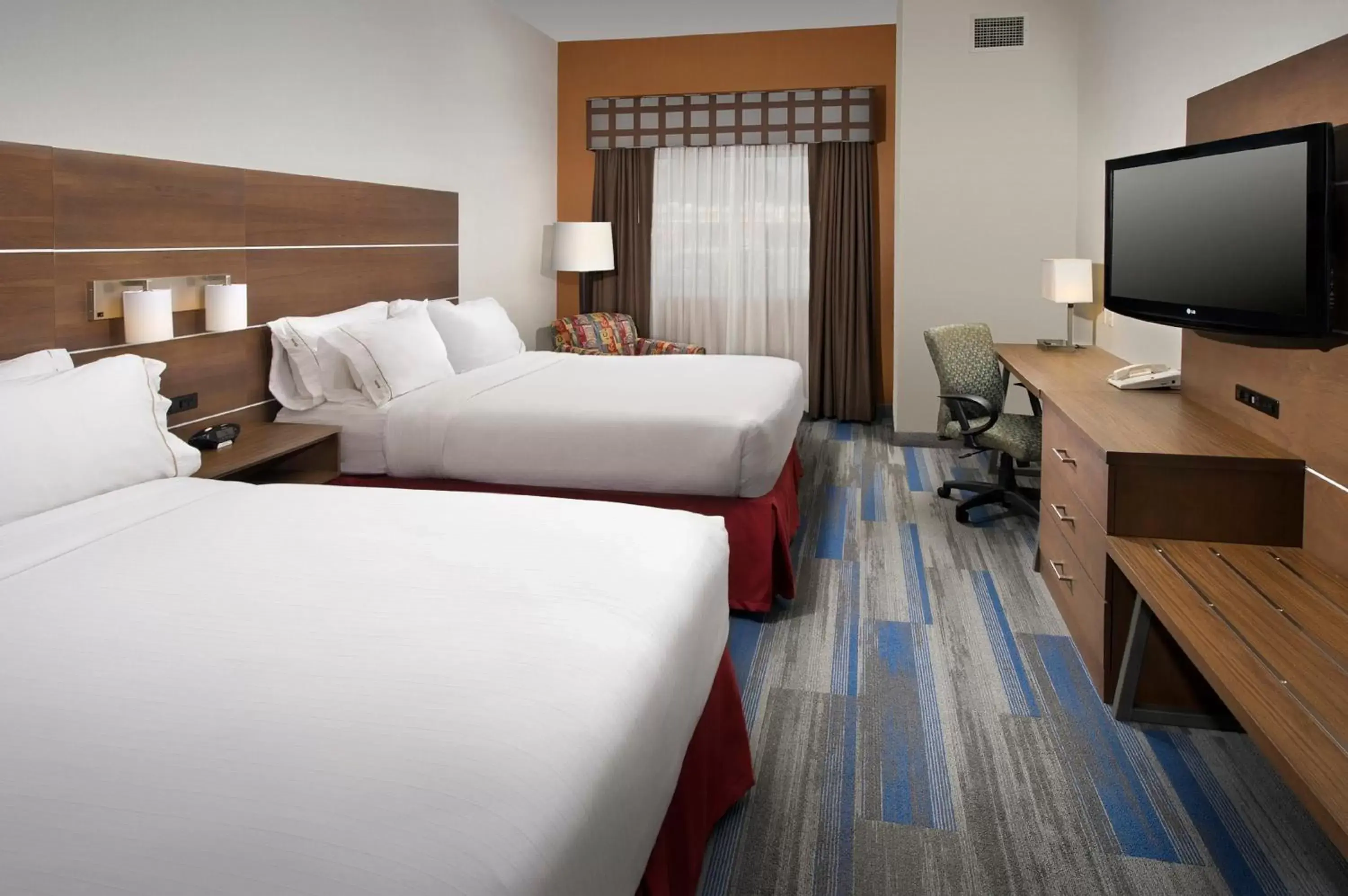 Photo of the whole room, Bed in Holiday Inn Express & Suites Charlottesville - Ruckersville, an IHG Hotel