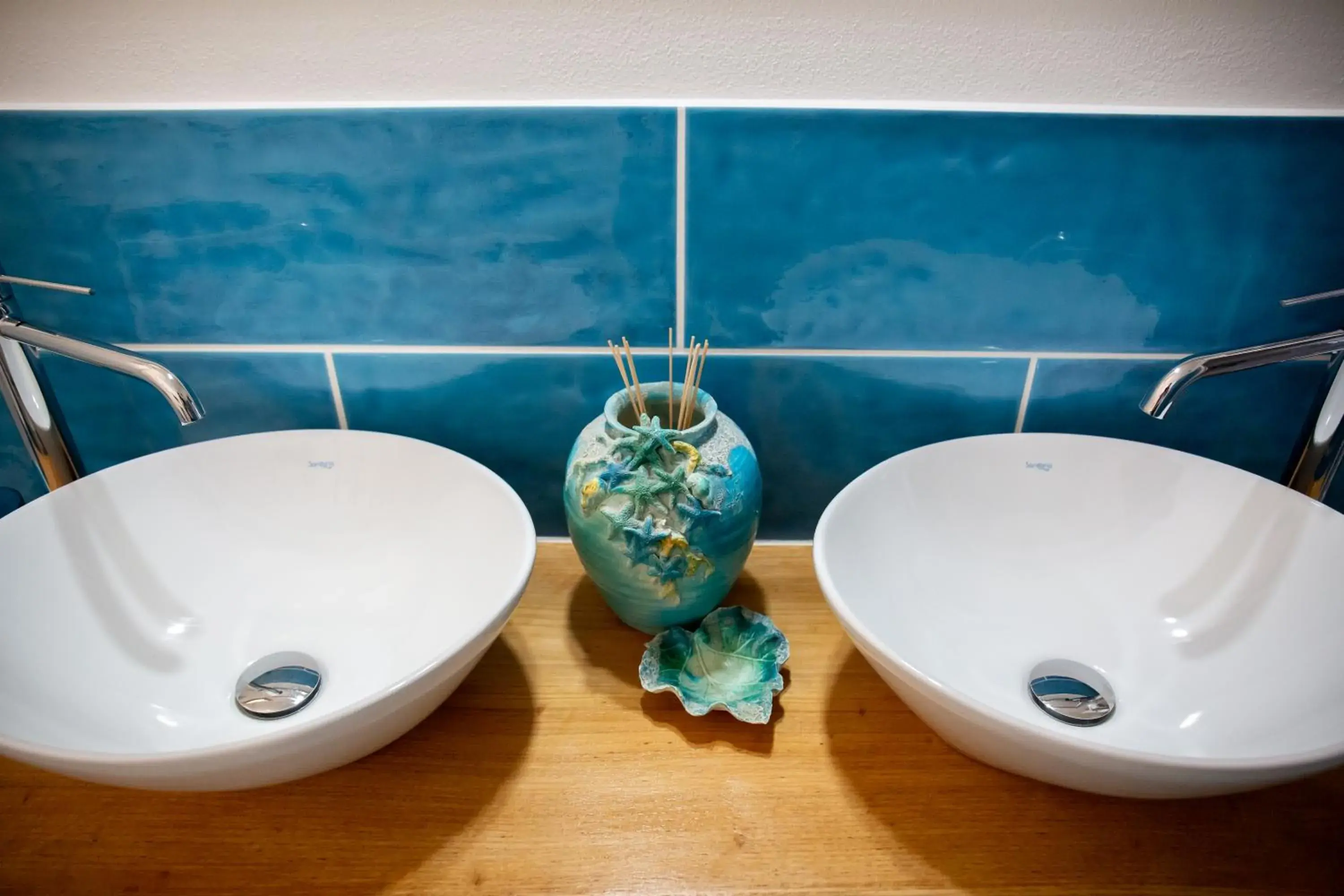 Bathroom in Hotel Ariadimari