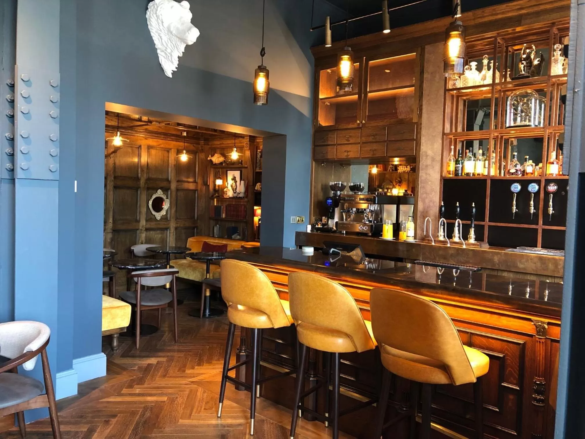 Lounge or bar in Angel Hotel