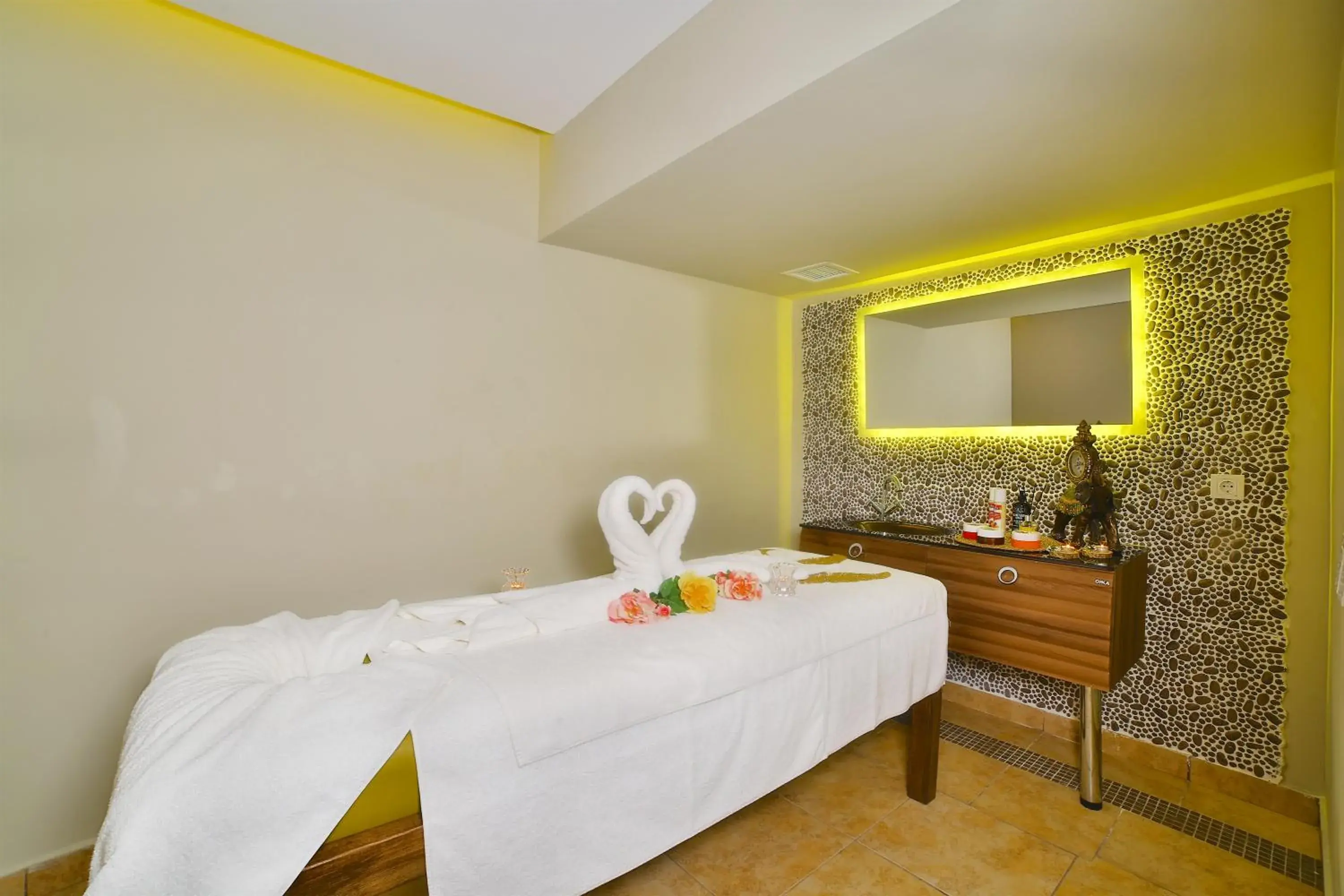 Massage in Oran Hotel