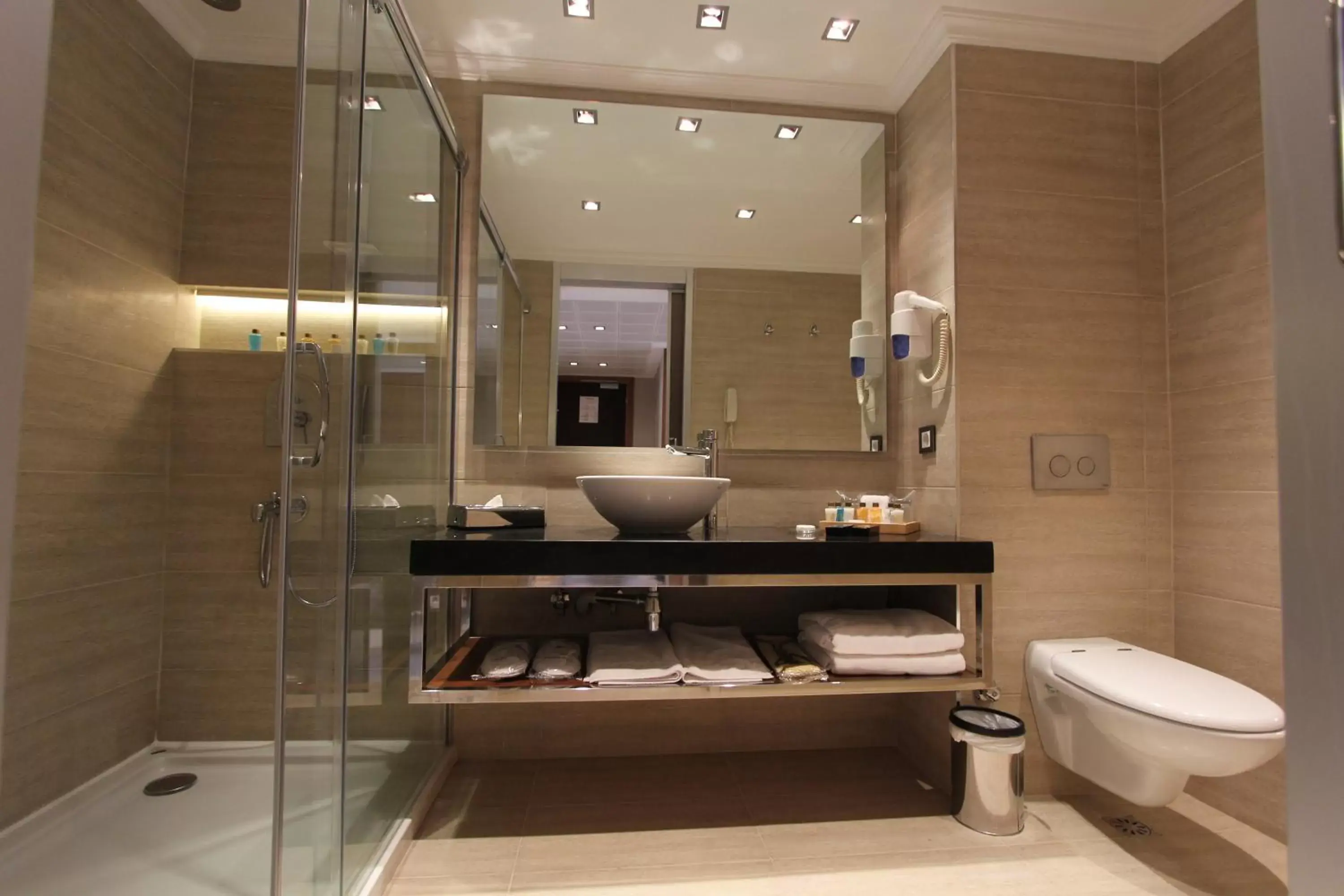Bathroom in Kalyon Hotel Istanbul