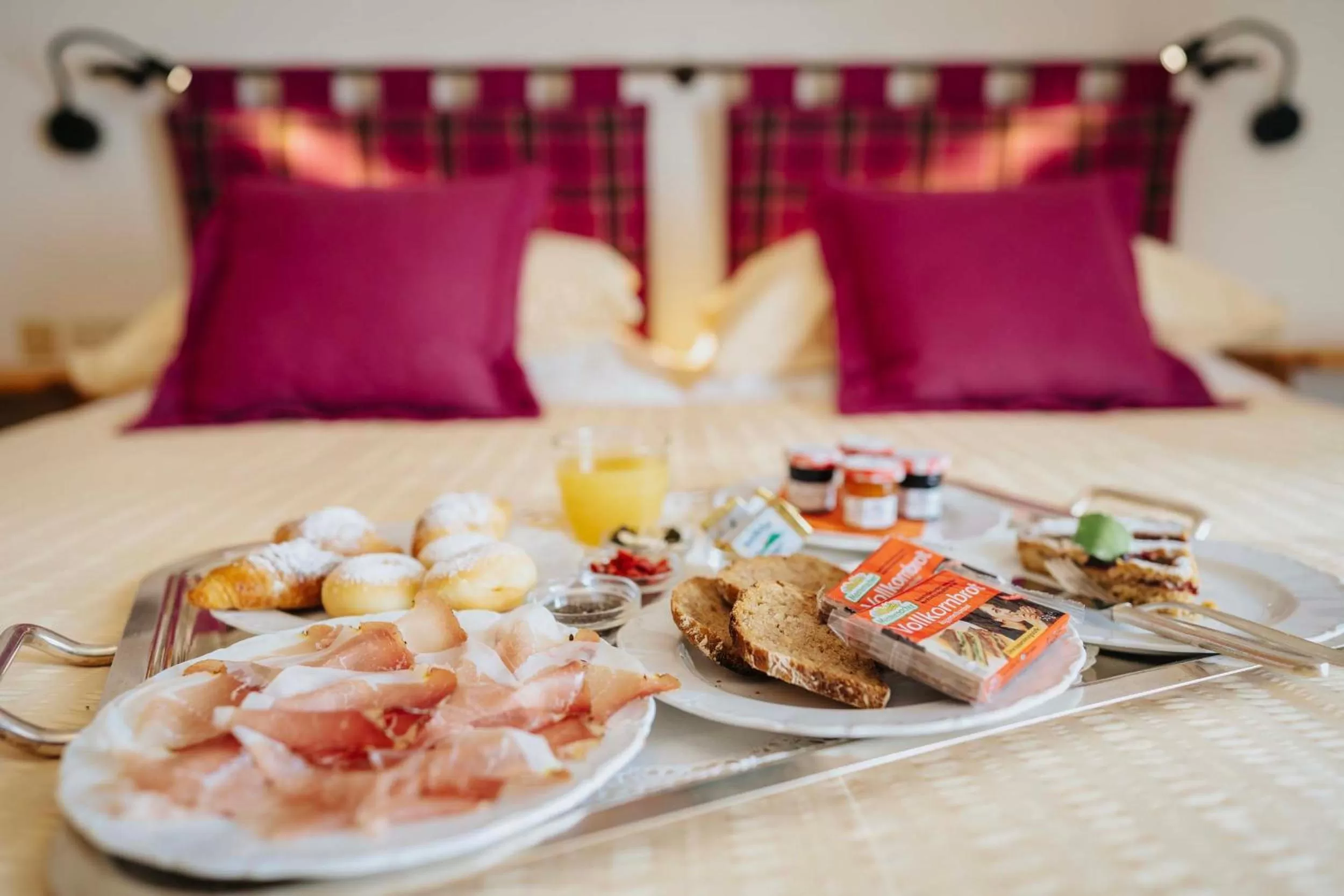 Bedroom, Bed in Hotel Panda Cortina- ricarica auto elettriche
