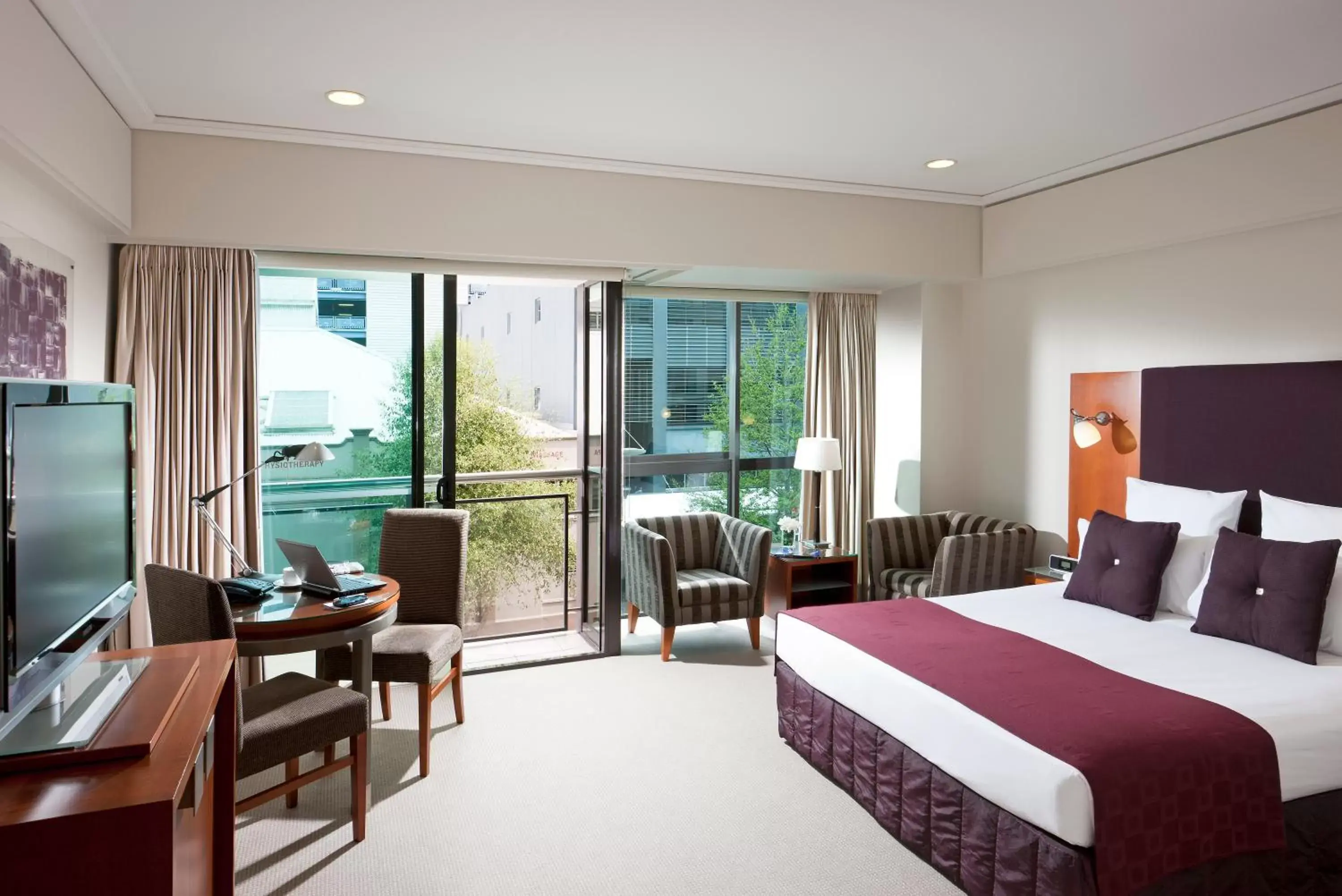 Day, Bed in The Sebel Auckland Viaduct Harbour Day, Bed in The Sebel Auckland Viaduct Harbour