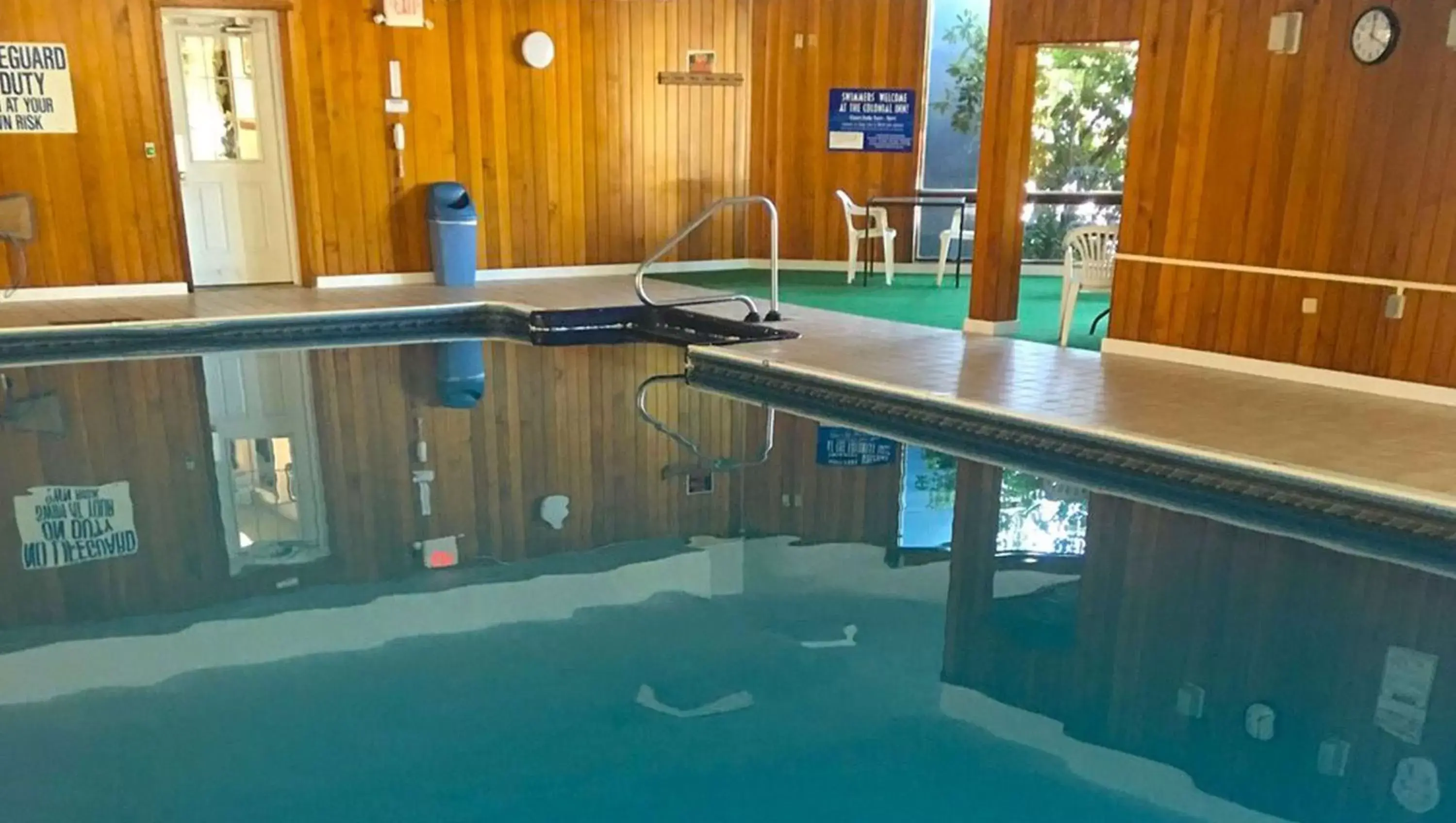 Swimming Pool in Colonial Inn Ellsworth