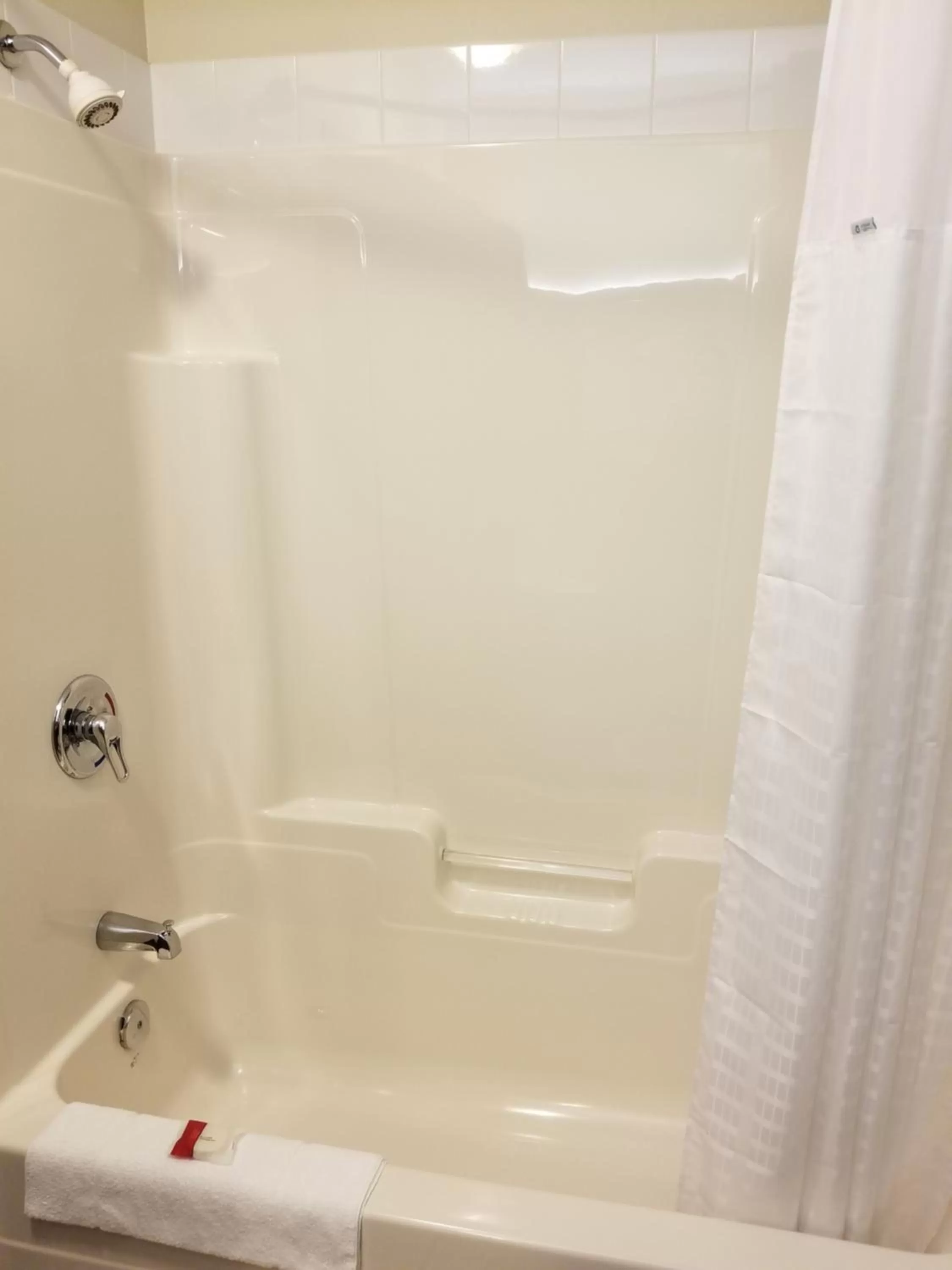 Executive Suite - Non-Smoking in Super 8 by Wyndham Lachenaie/Terrebonne