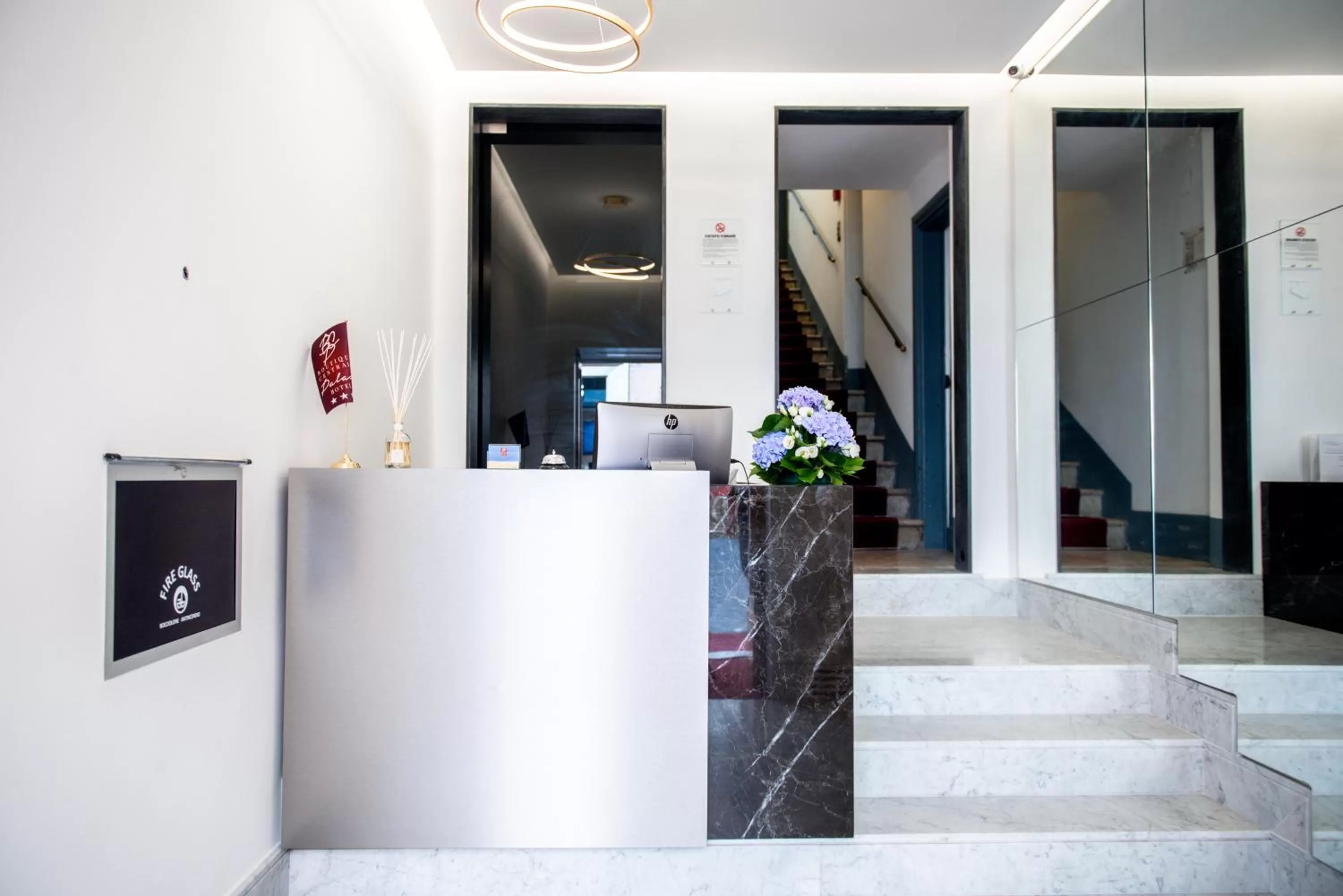 Lobby or reception in Boutique Centrale Palace Hotel