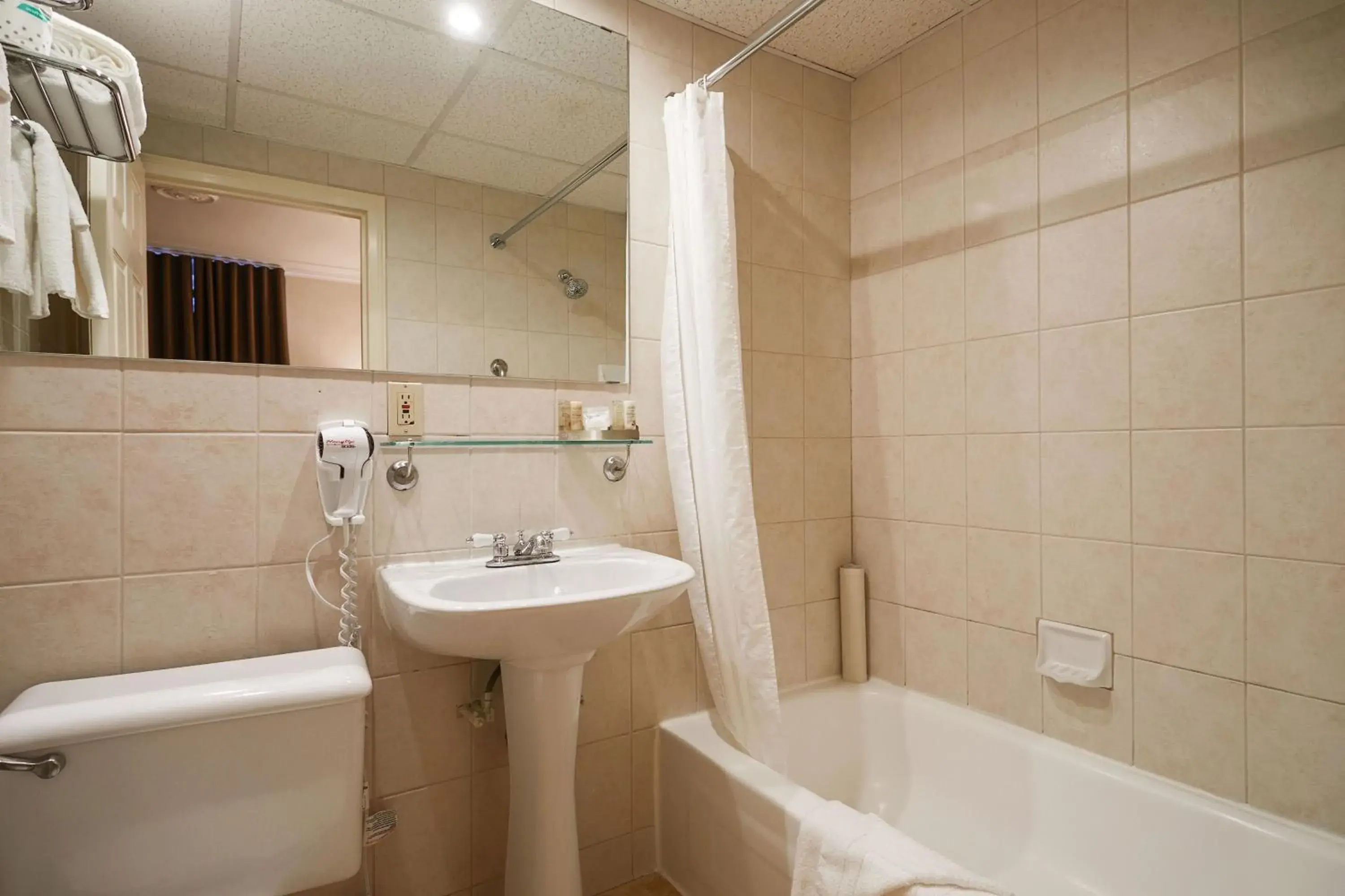 Shower, Bathroom in Hotel St Denis