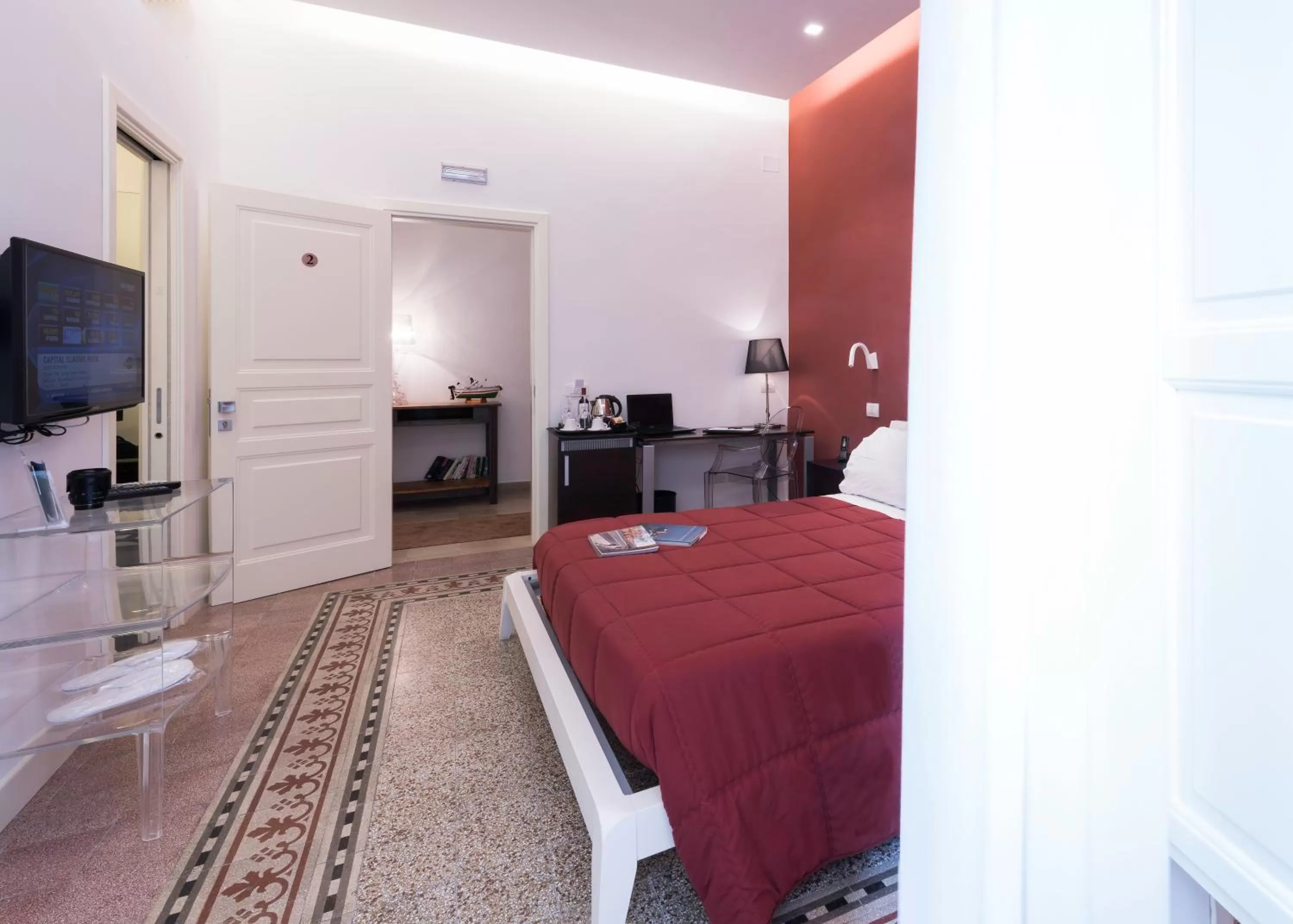 Decorative detail, Bed in Hotel Porta Reale