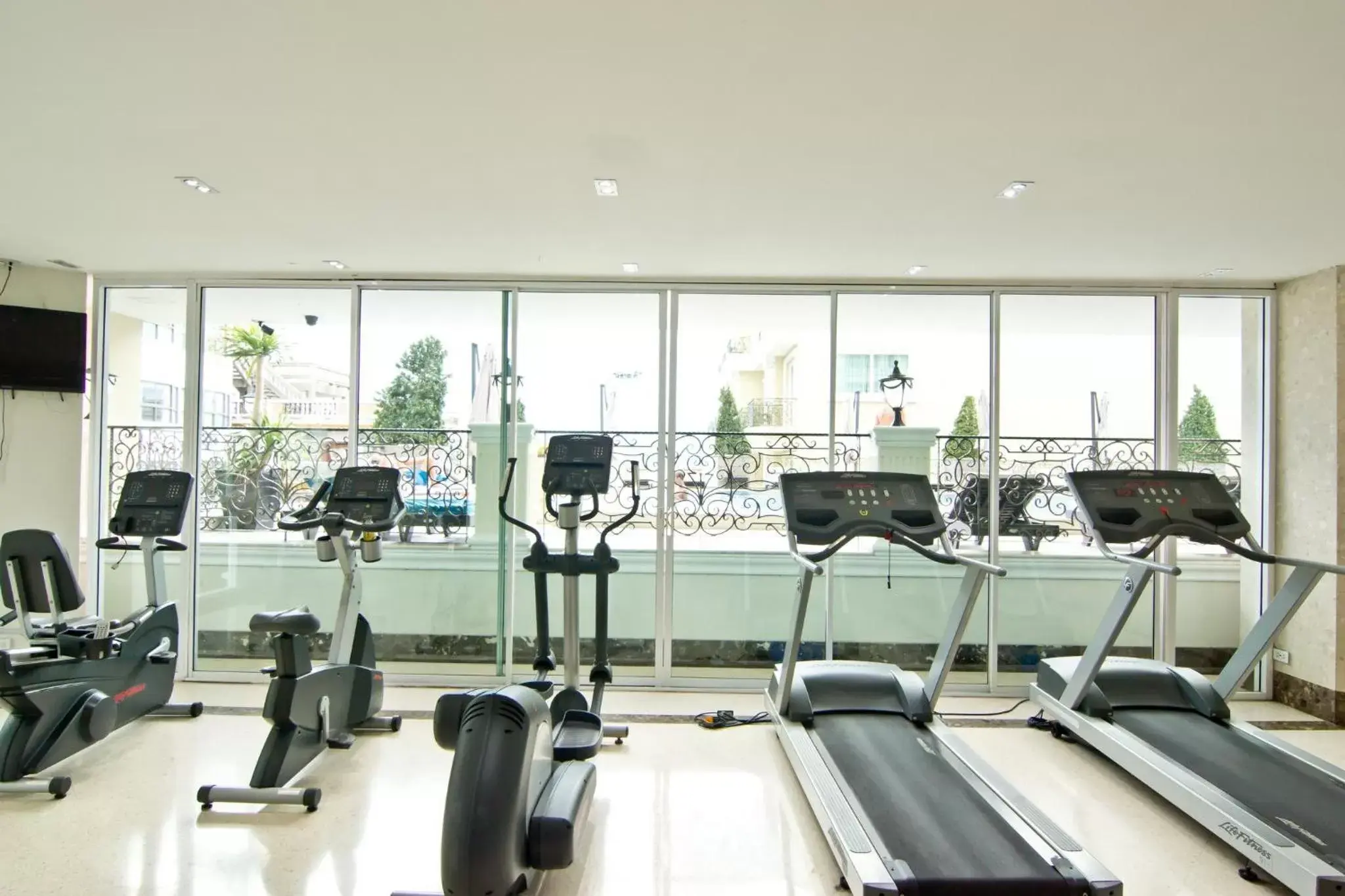 Fitness centre/facilities in LK The Empress Fitness centre/facilities in LK The Empress
