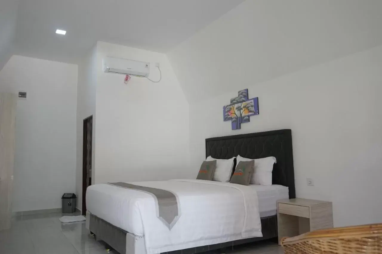 Bedroom, Bed in Madu Tiga Beach & Resort