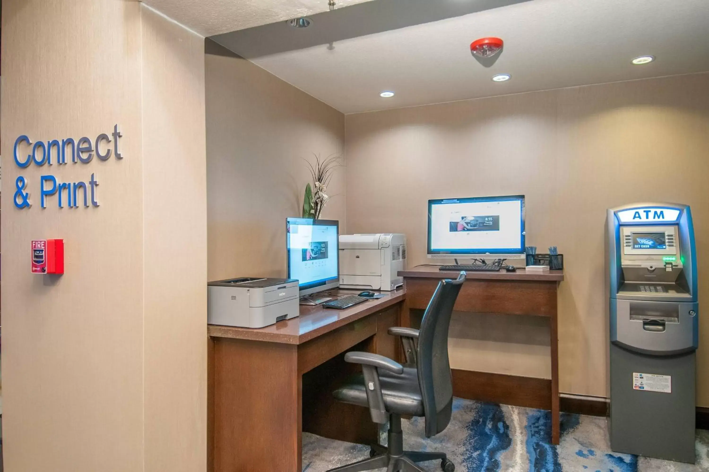 Business facilities in Fairfield Inn & Suites by Marriott Dallas DFW Airport South/Irving