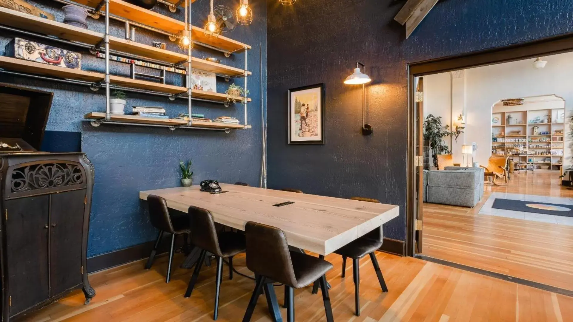 Restaurant/places to eat in SCP Redmond Hotel Restaurant/places to eat in SCP Redmond Hotel