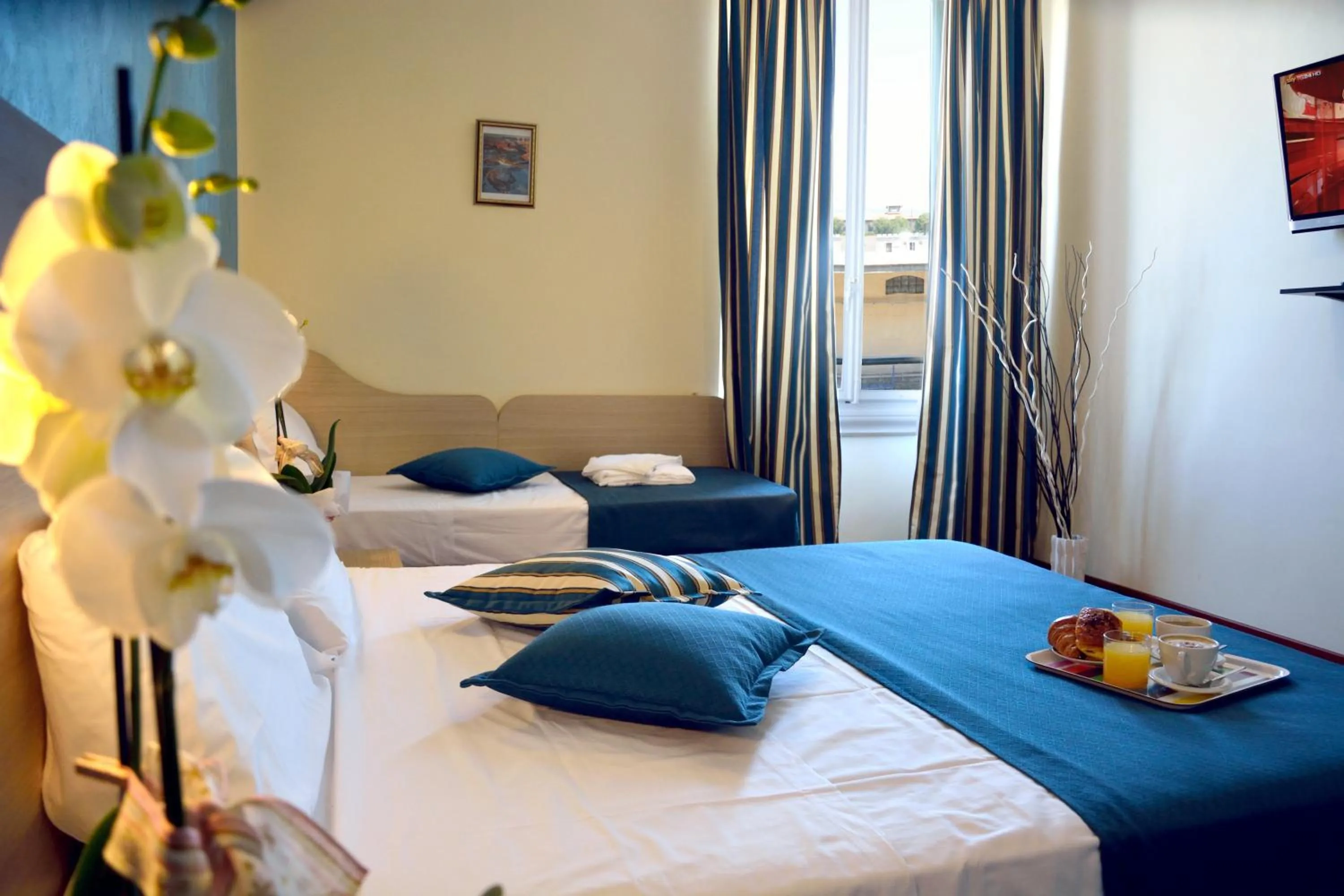 Photo of the whole room, Bed in B&B Marbò Florence