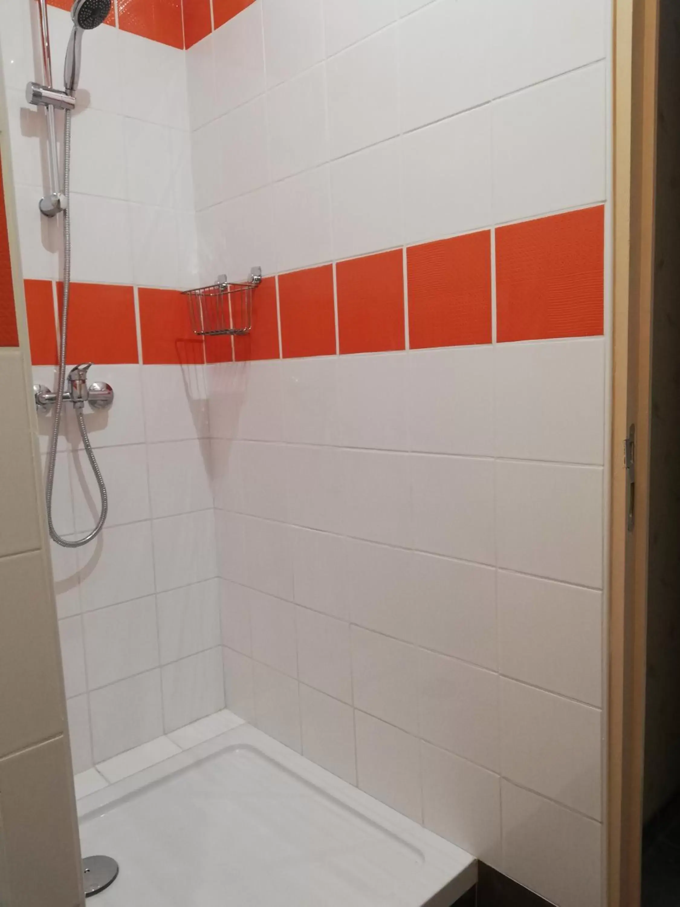 Shower, Bathroom in Du coq à l'âme