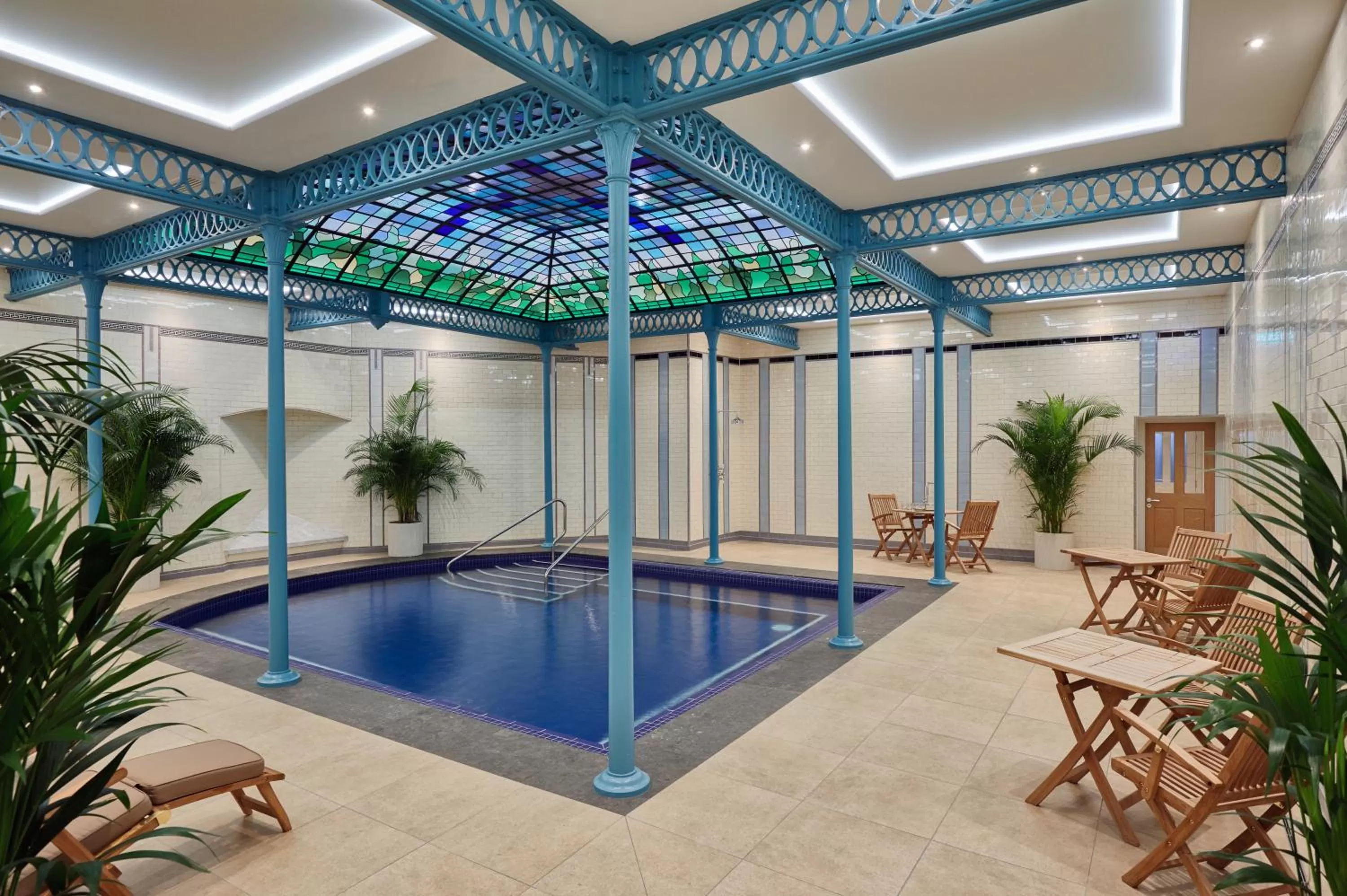 Swimming pool in Ensana Buxton Crescent