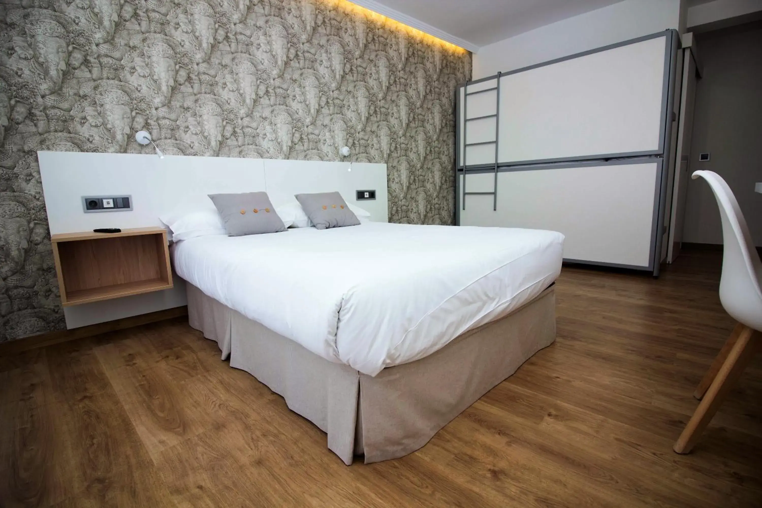 Bedroom, Bed in Hotel Vilagarcia