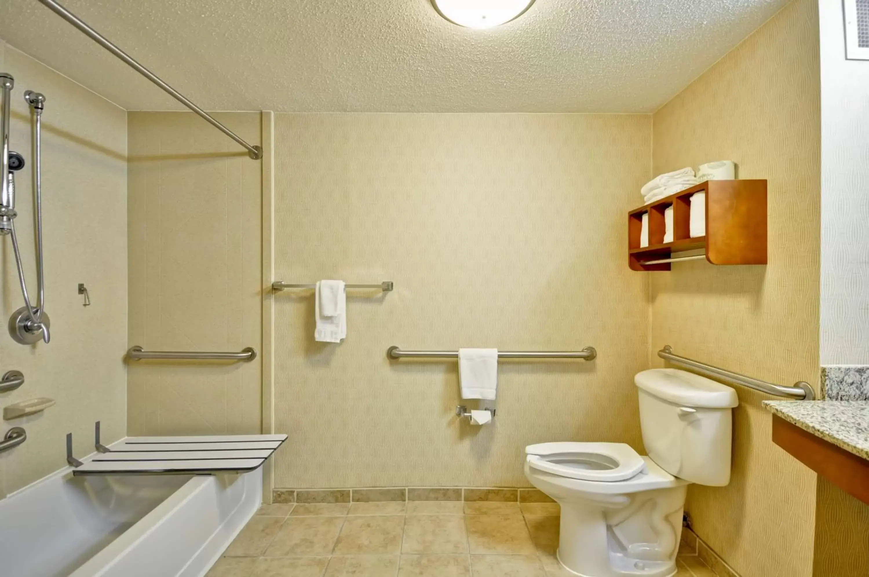 Bathroom in Hampton Inn Cleveland-Westlake