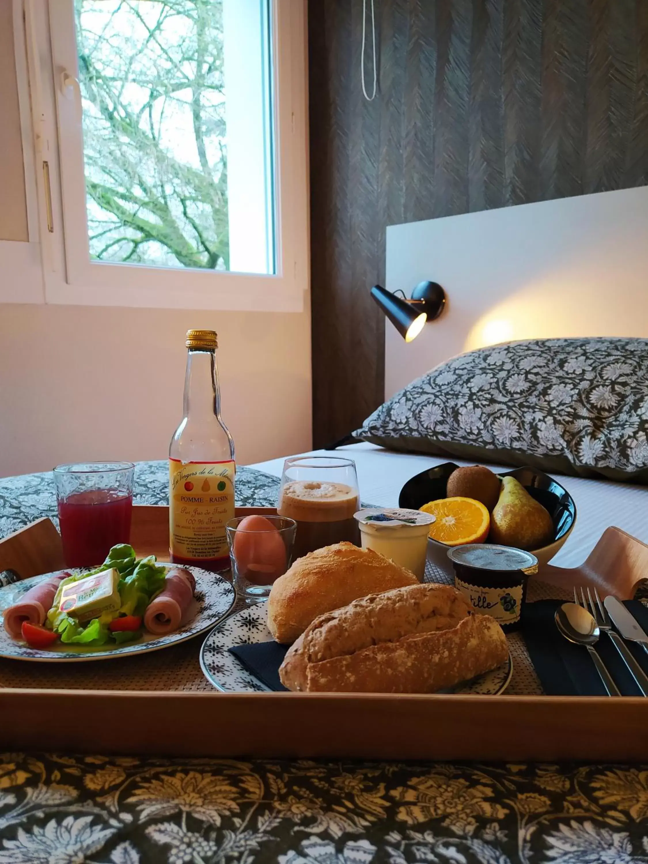 Breakfast in Hôtel le Corbusson