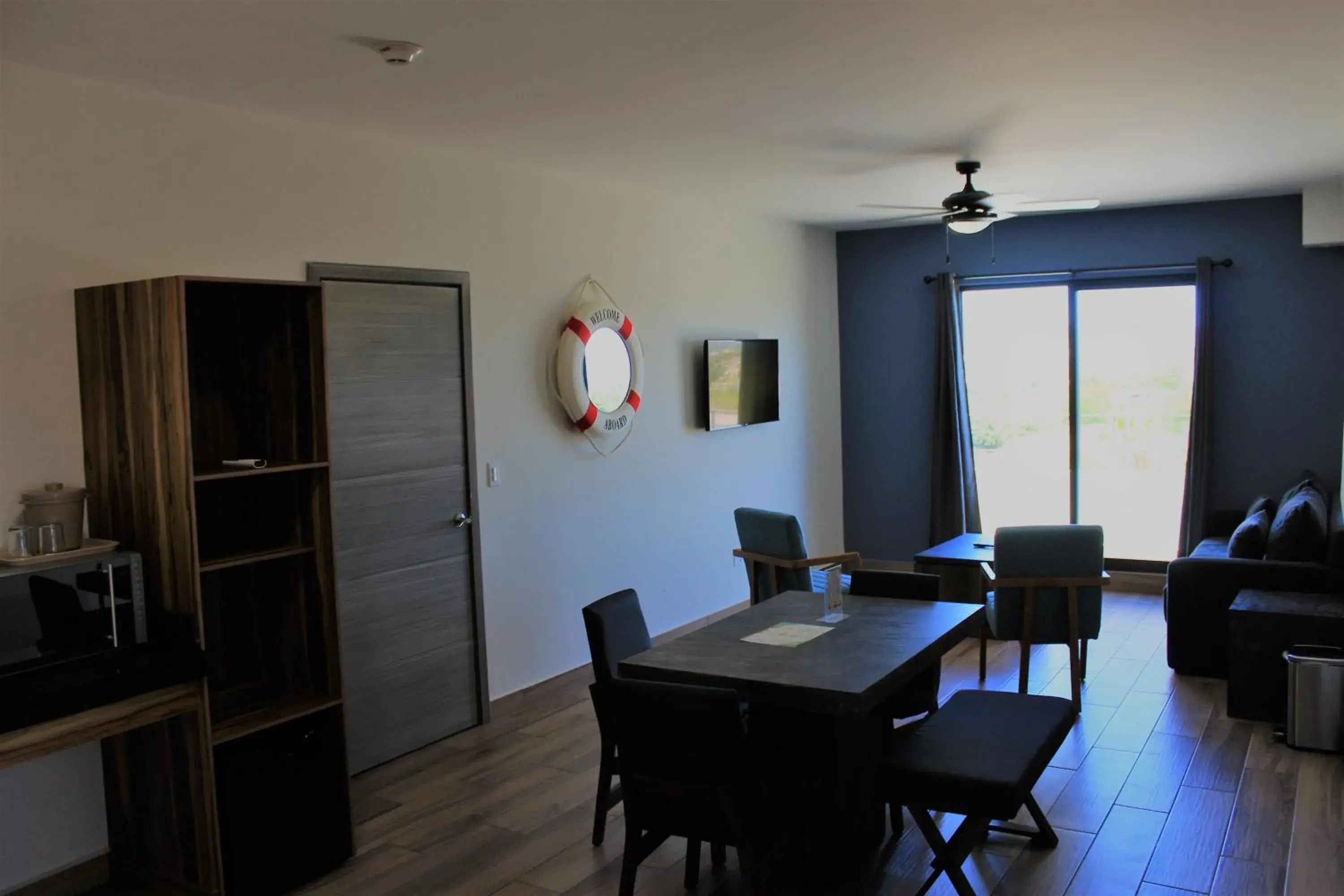 Kitchen or kitchenette, Dining Area in Best Western Plus Sawari Hotel