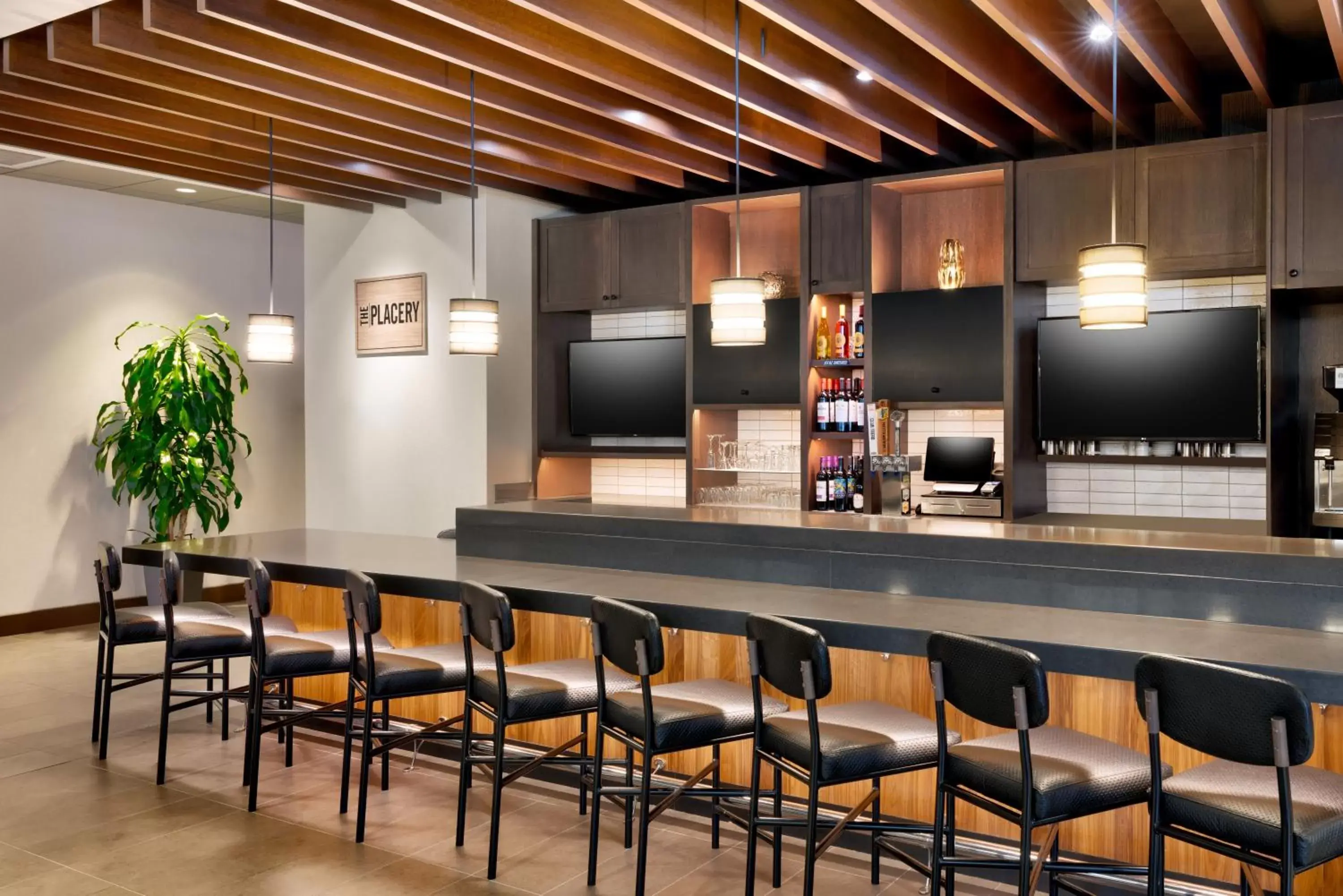 Dining area, Lounge/Bar in Hyatt Place Boise/Downtown