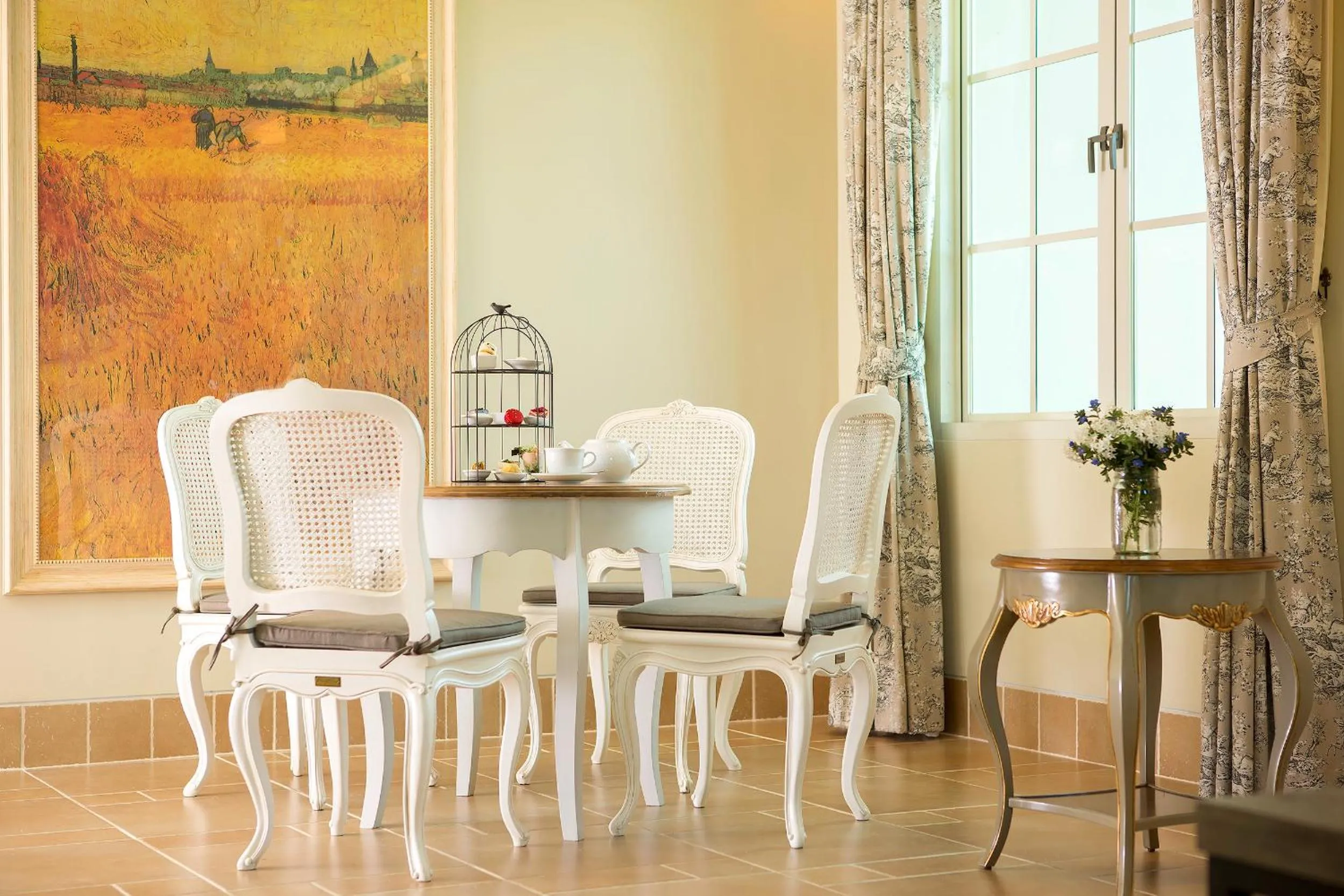 Area and facilities in U Khao Yai