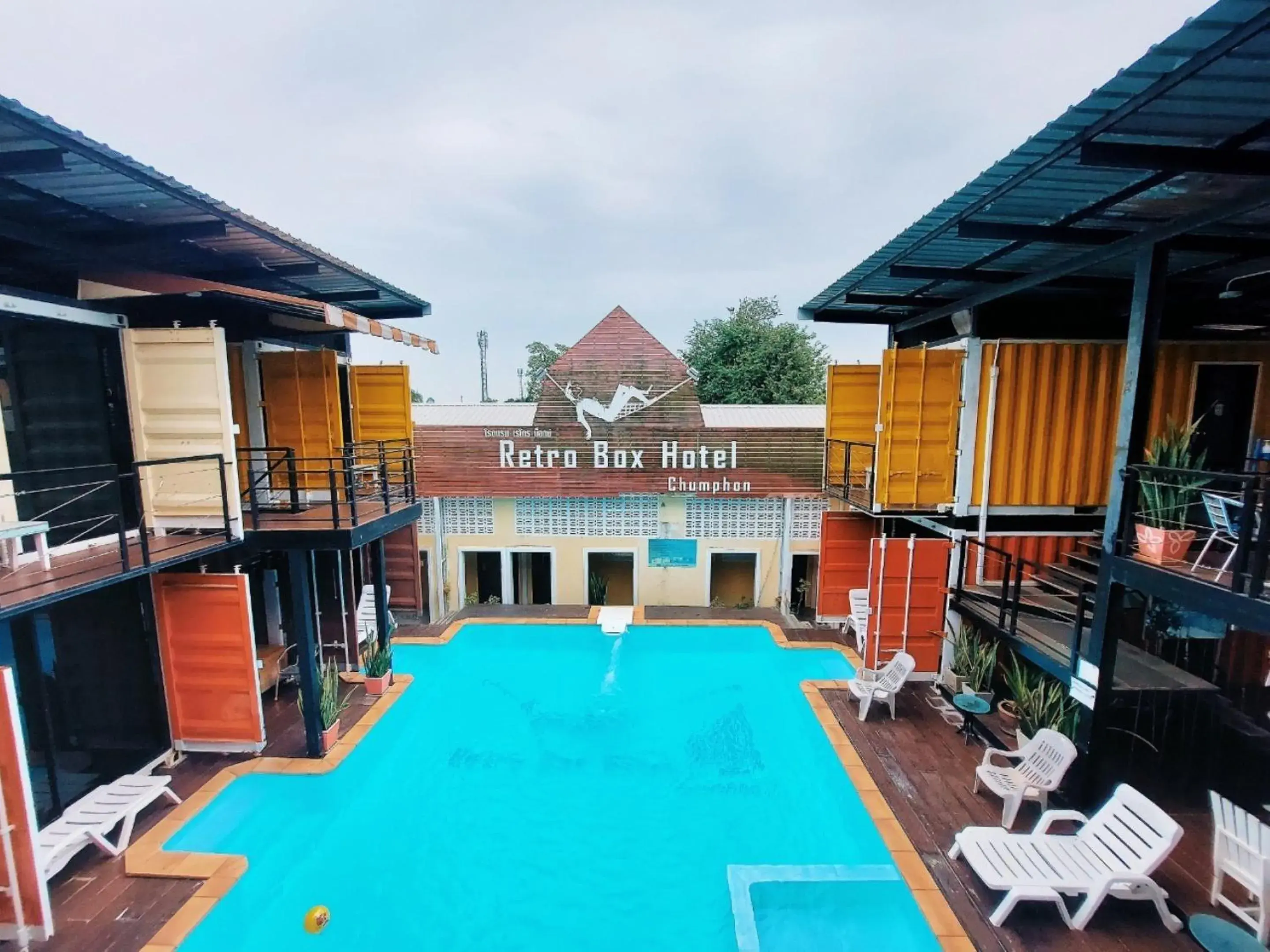 Swimming Pool in Retro Box Hotel