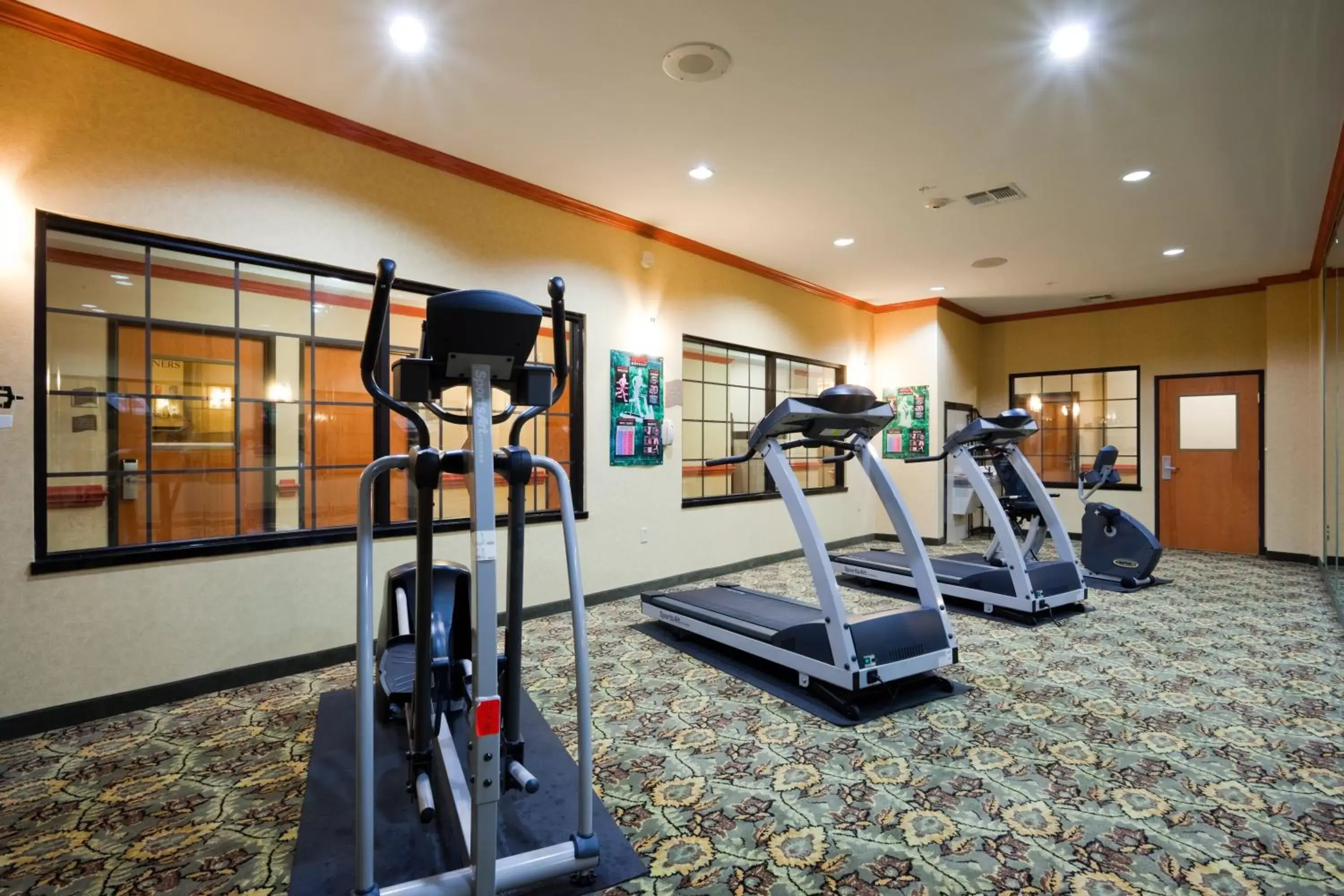 Fitness centre/facilities, Fitness Center/Facilities in Holiday Inn Express Hotel and Suites Fairfield-North, an IHG Hotel