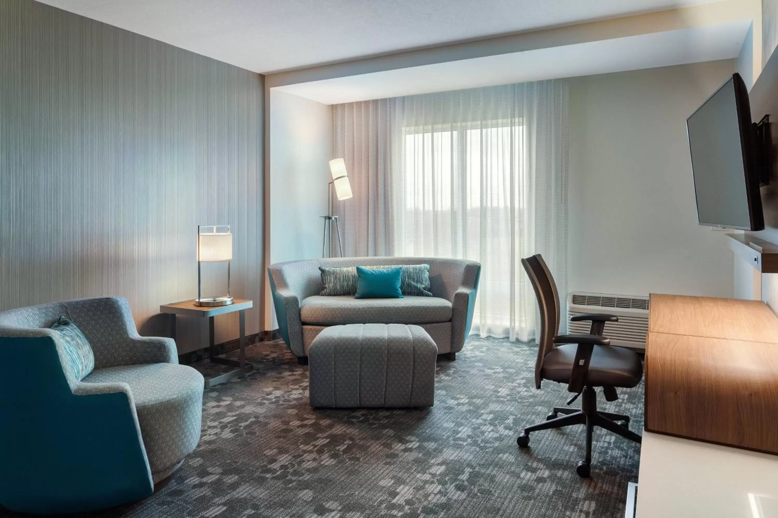 Living room, Seating Area in Courtyard by Marriott Winter Haven