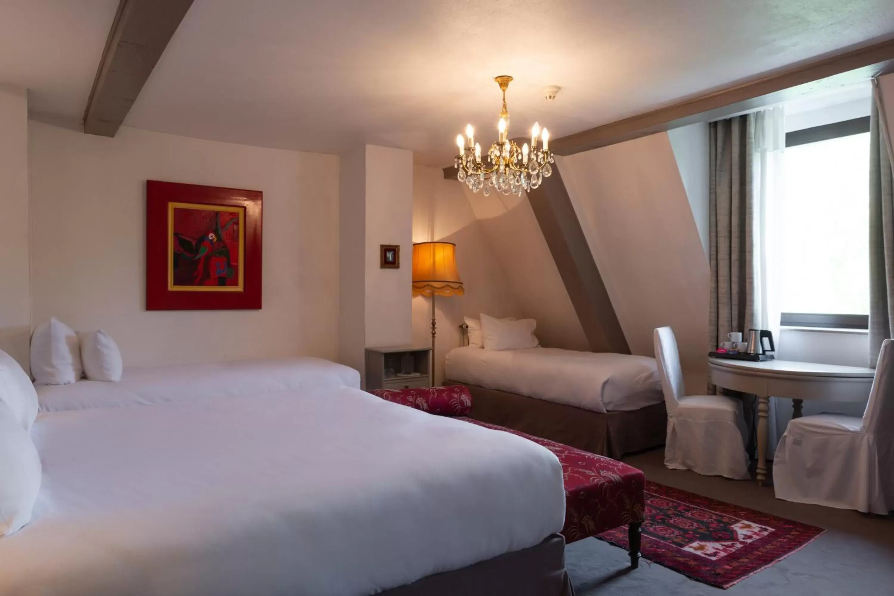 Bed in Domaine de Beaupré - Hotel The Originals Relais