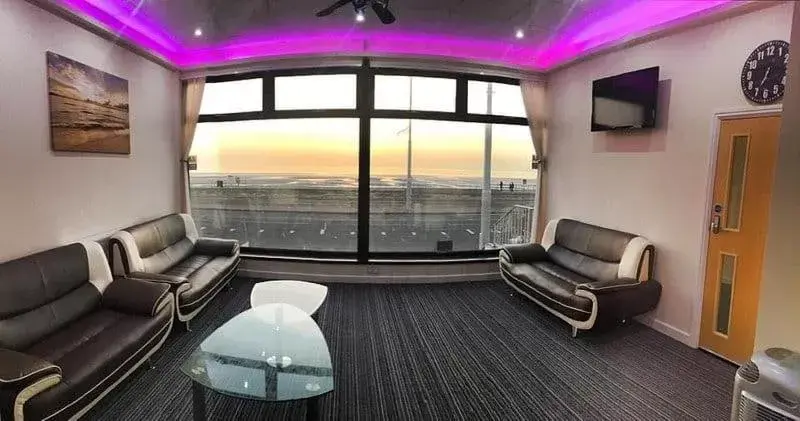 Living room, Seating Area in Funky Towers