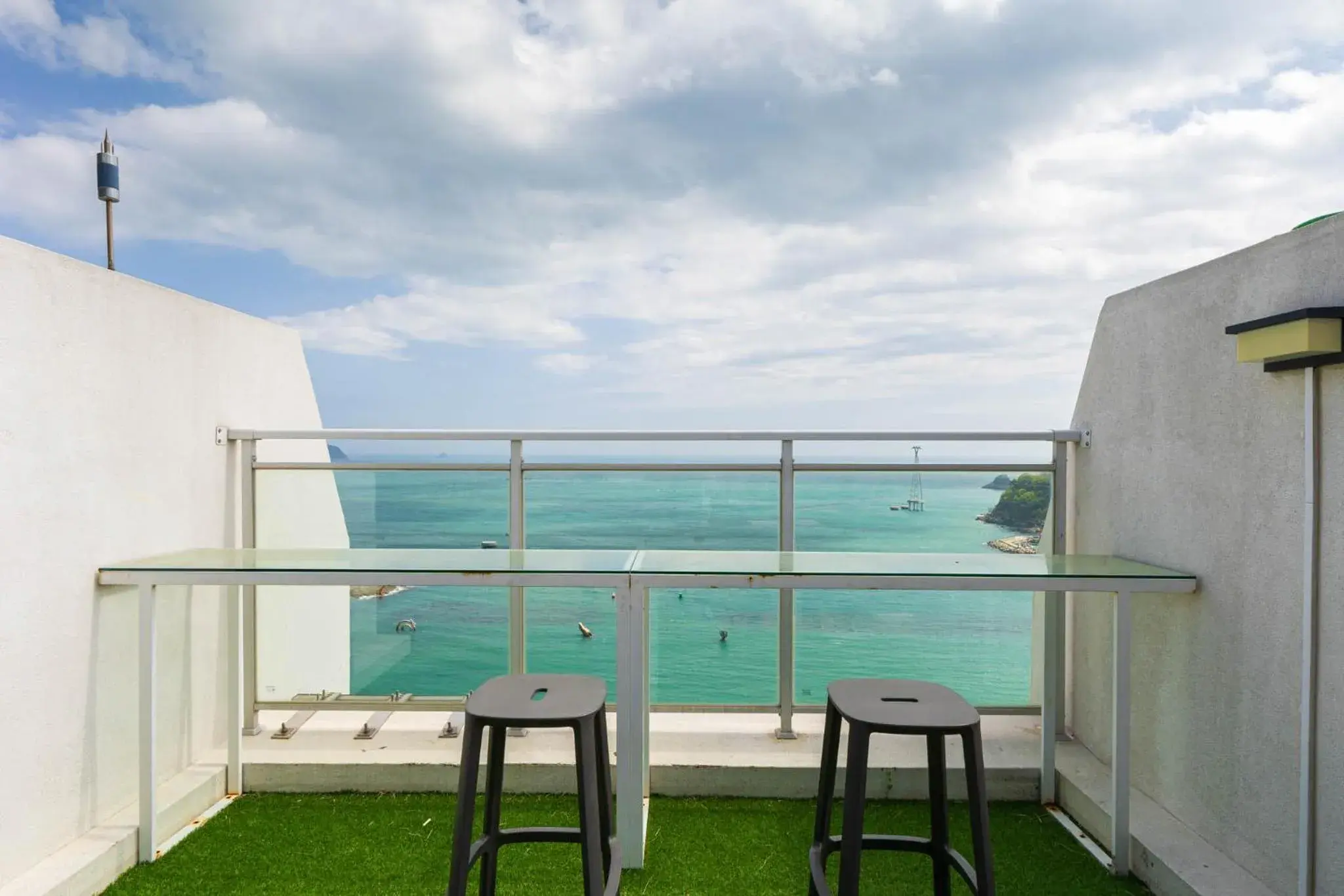 Balcony/Terrace in Grab The Ocean Songdo