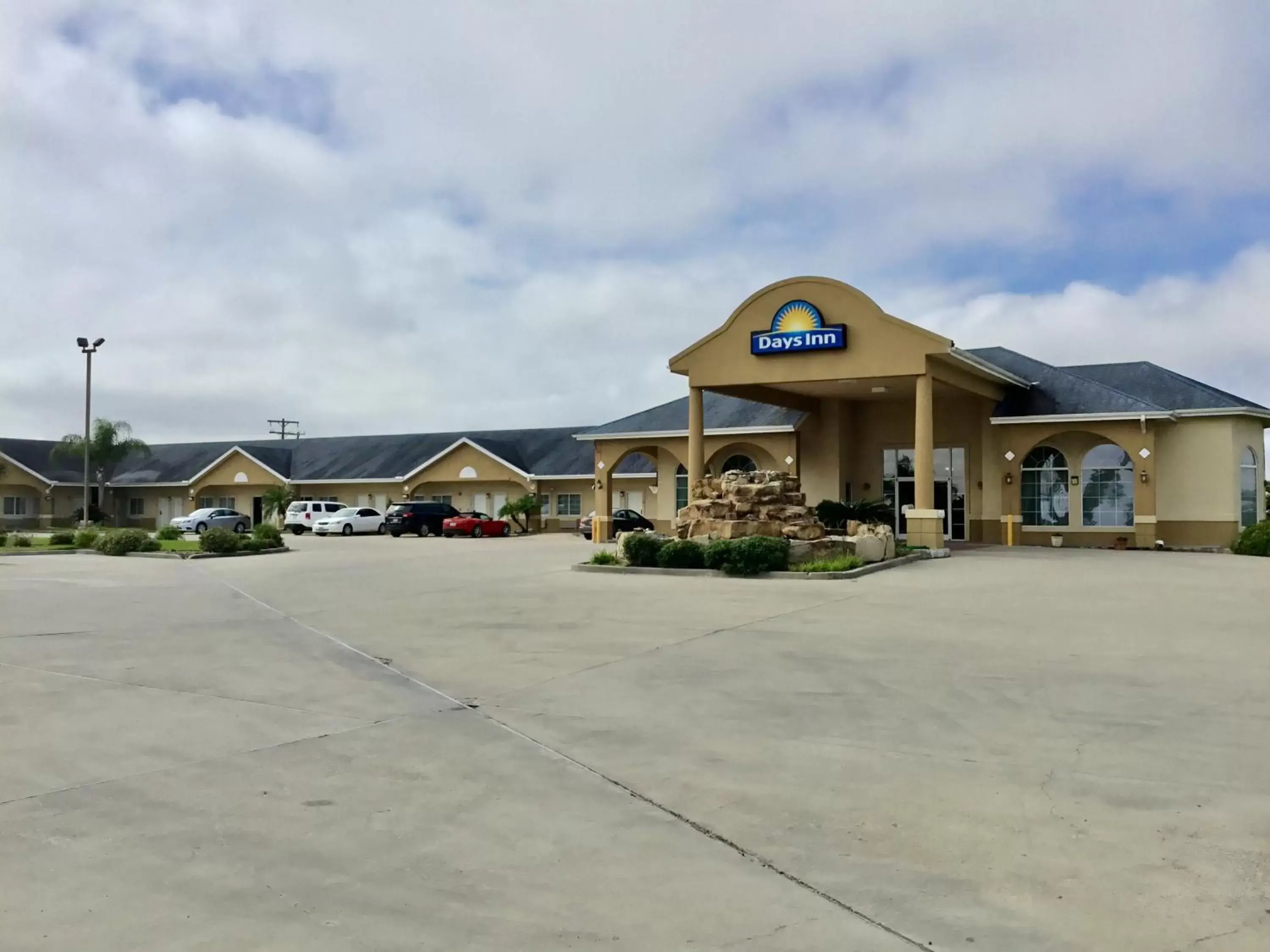 Facade/entrance, Property Building in Days Inn by Wyndham Robstown