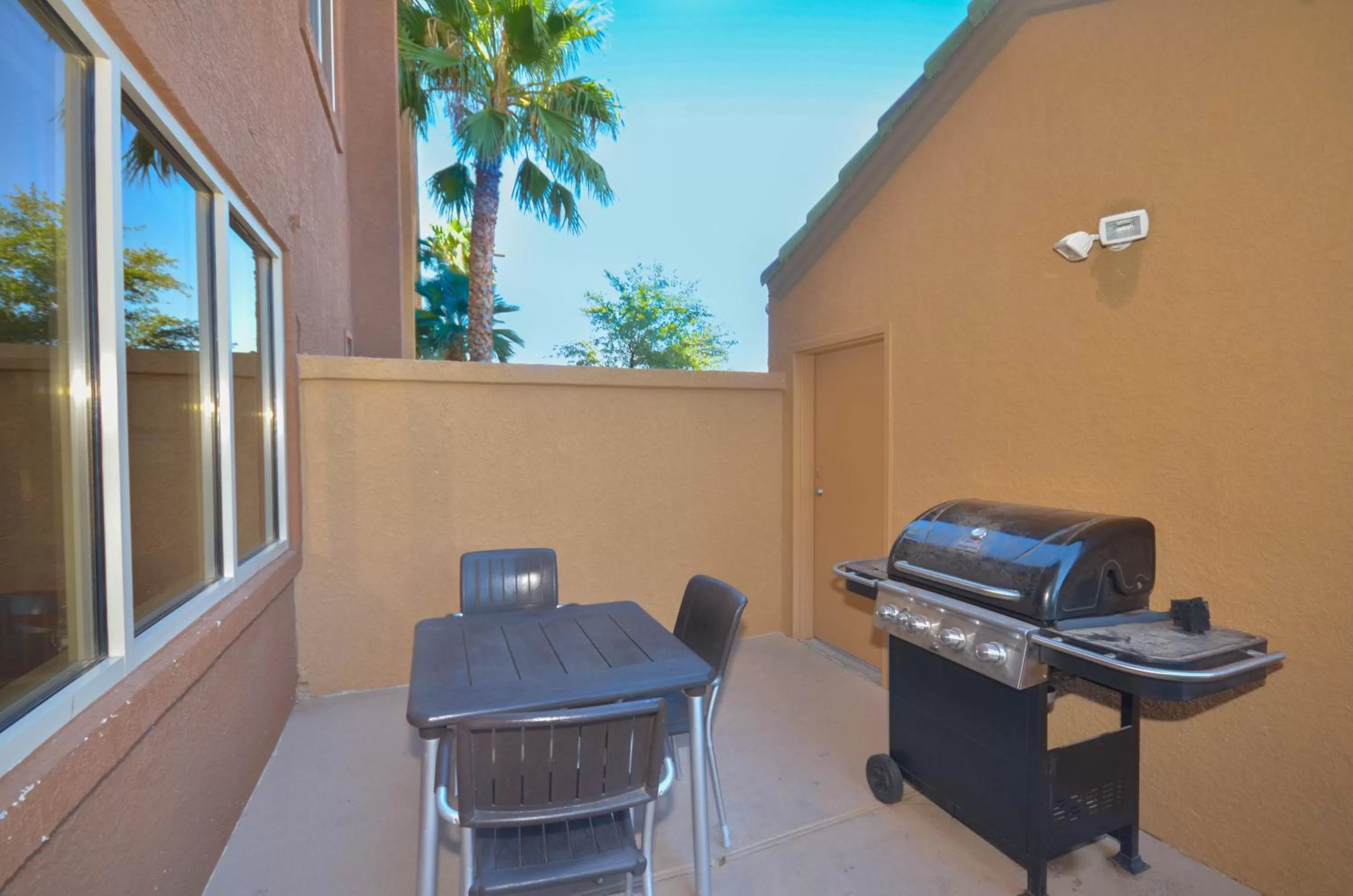 Lobby or reception in Holiday Inn Express Las Vegas-Nellis by IHG