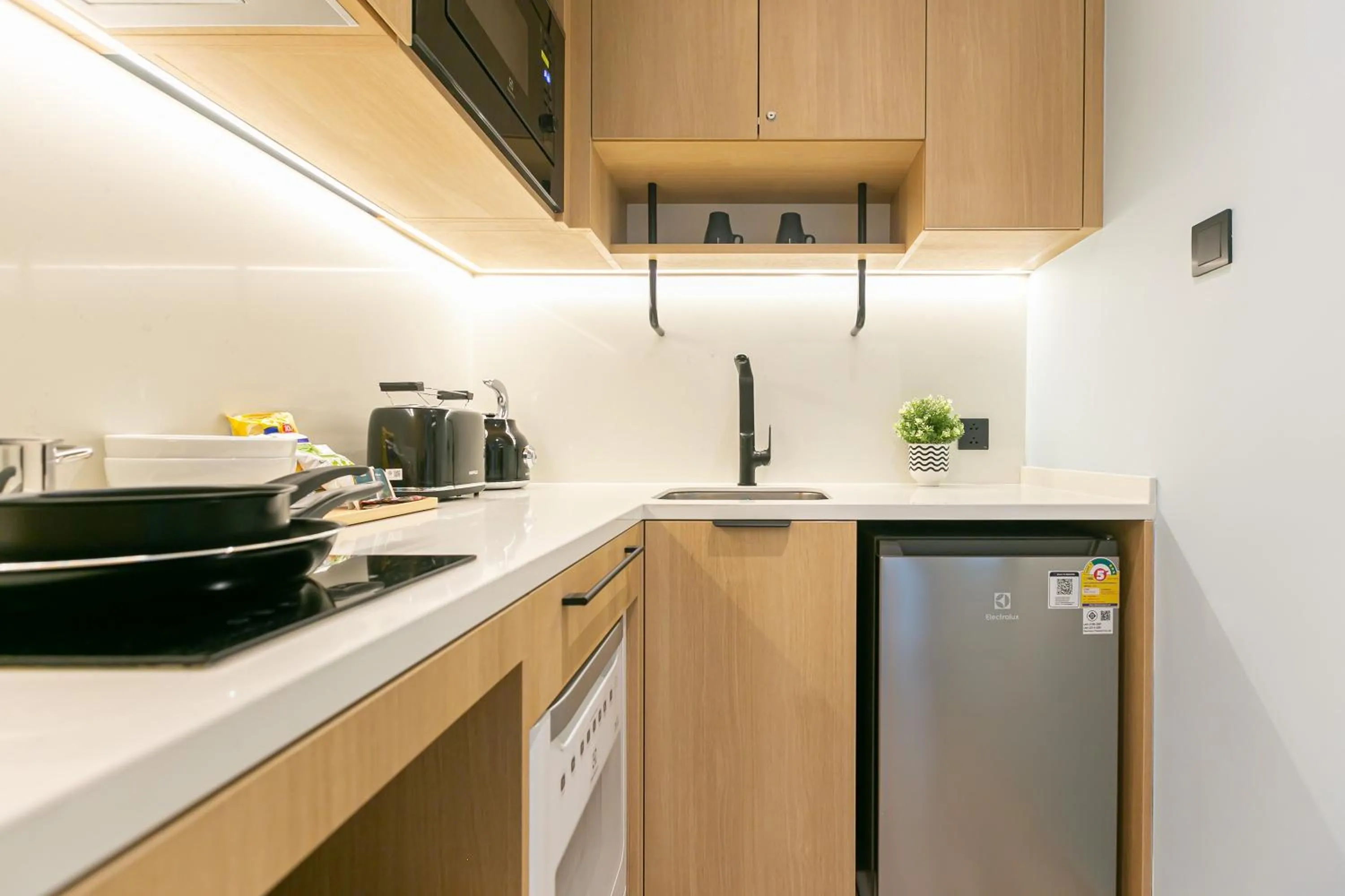 Kitchen or kitchenette in The SACHA Apart-Hotel Thonglor