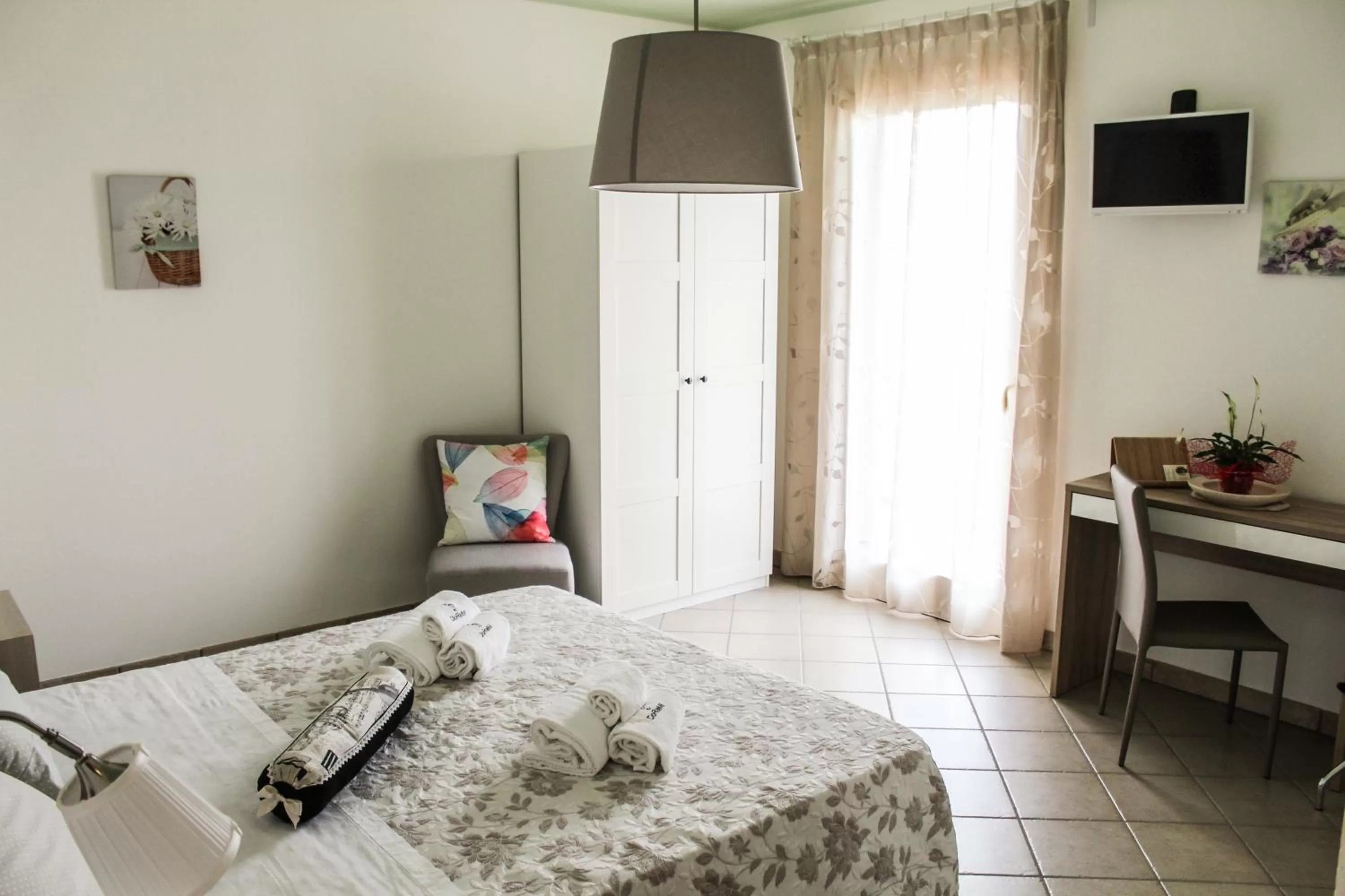 Bedroom, Bed in B&B al Doremi