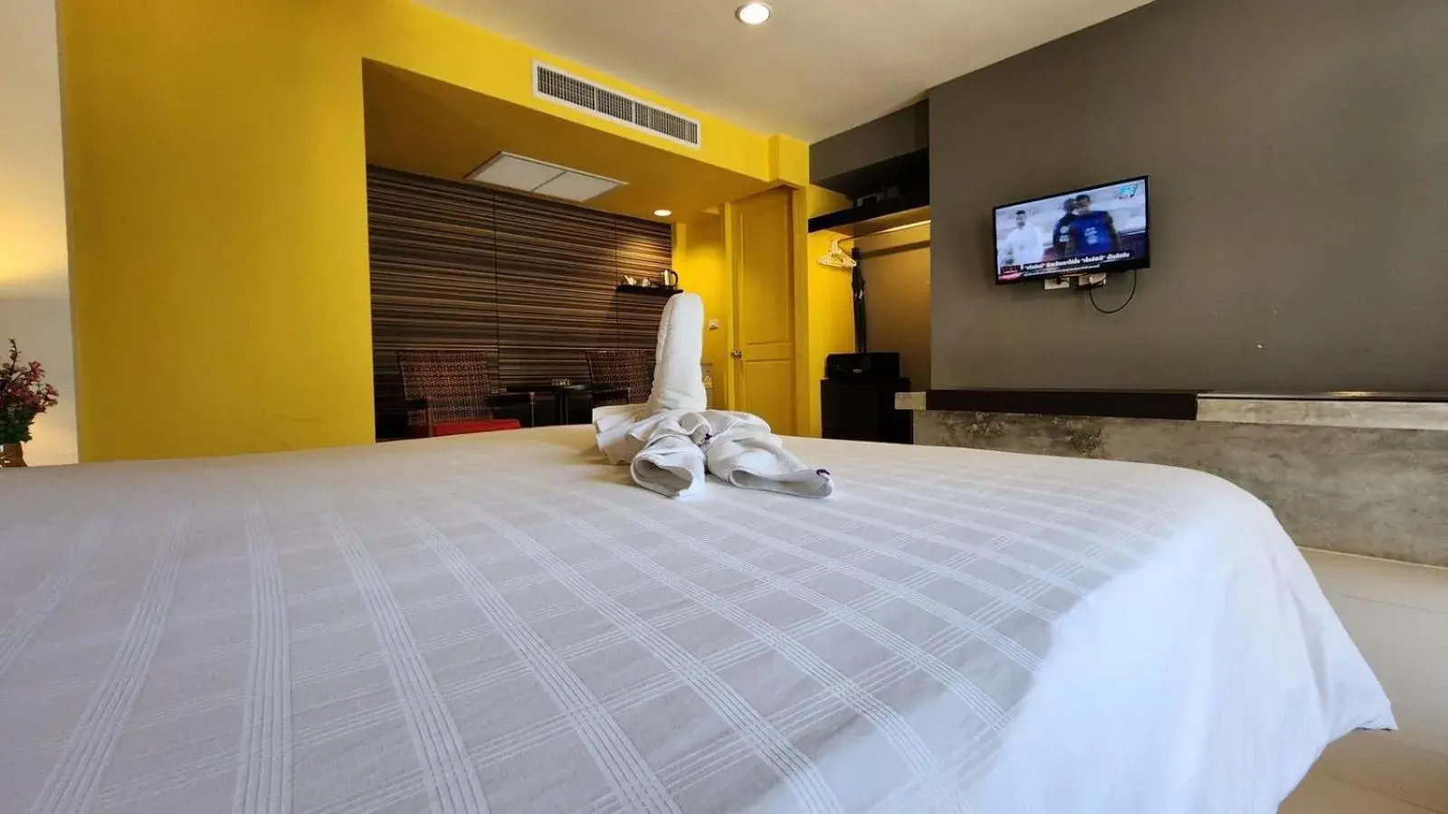 Bed in Pattaya Garden Resort