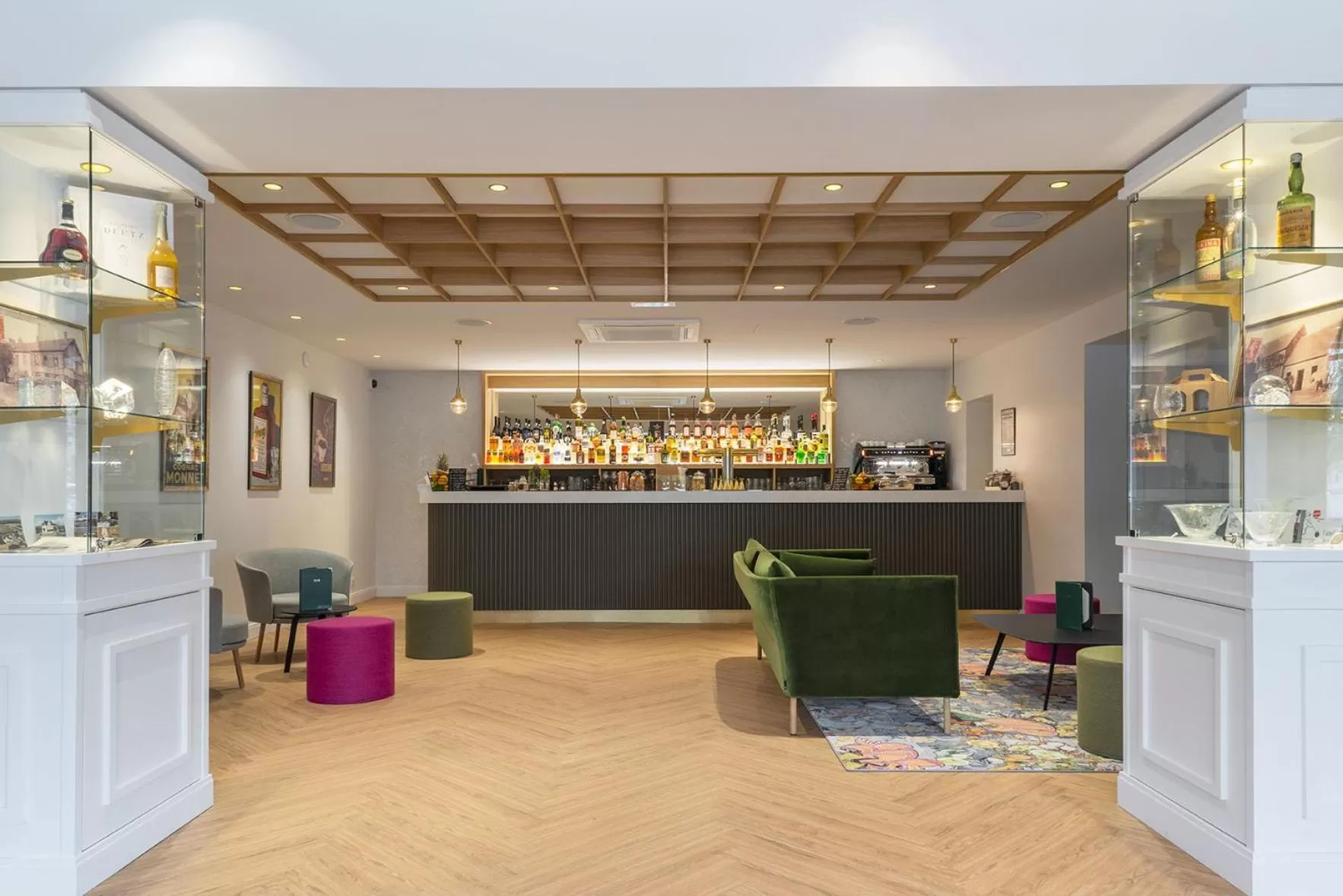 Lounge or bar in Domaine du Limonay, The Originals Collection