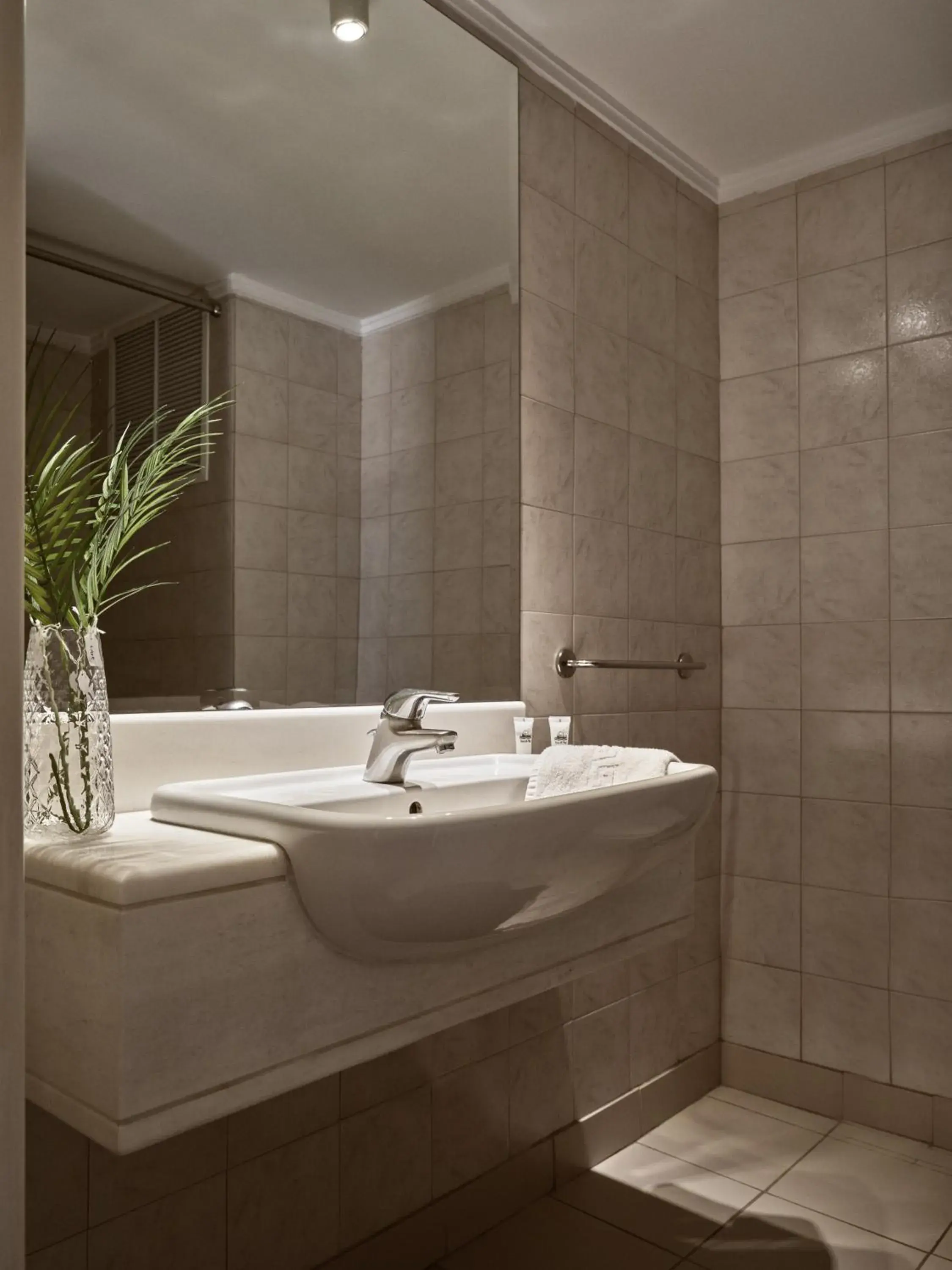 Bathroom in Strada Marina Hotel