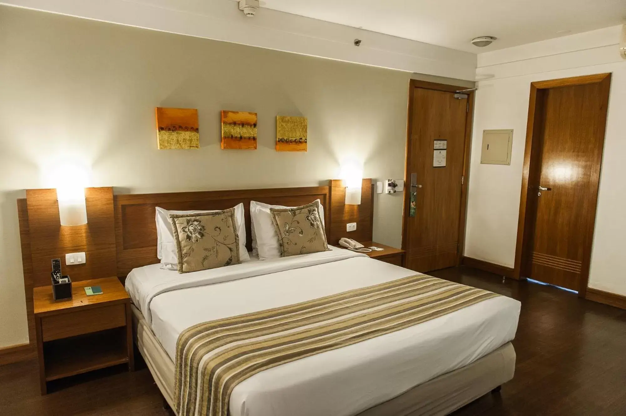 Photo of the whole room, Bed in Quality Porto Alegre